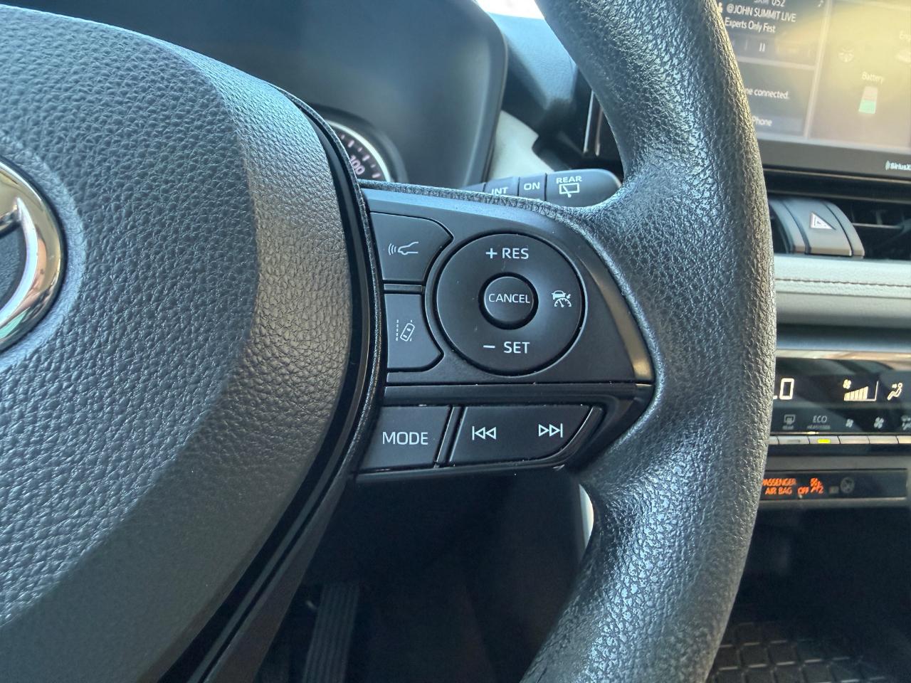 Toyota RAV4 Hybrid XLE AWD (Natl) 2022