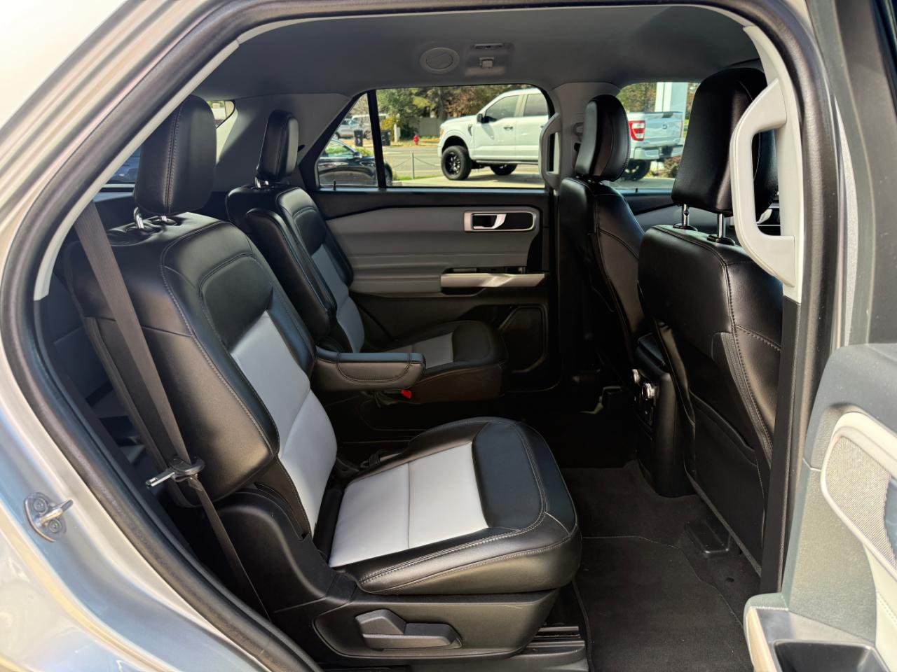 Ford Explorer XLT 4WD 2024
