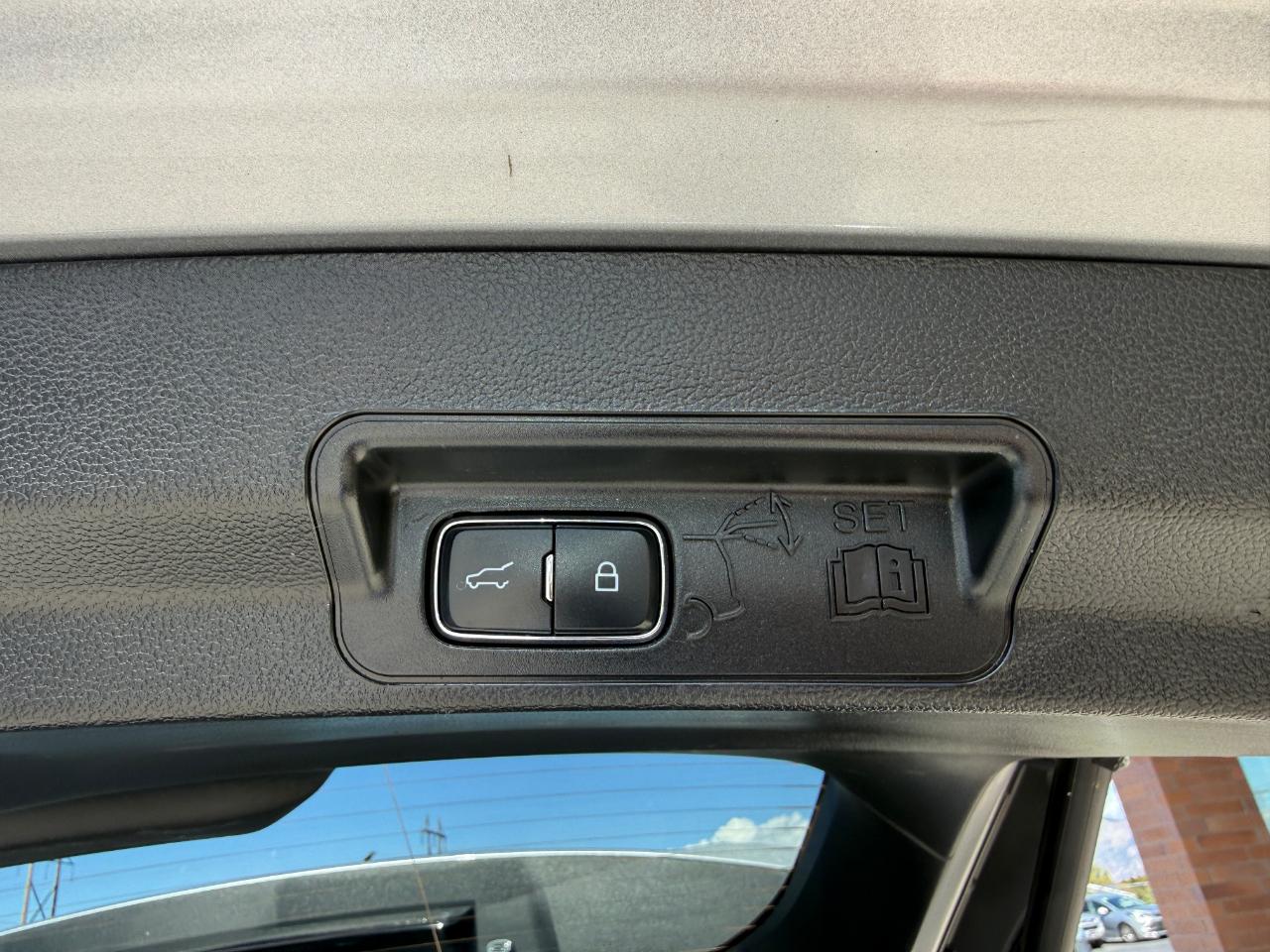 Ford Explorer XLT 4WD 2024