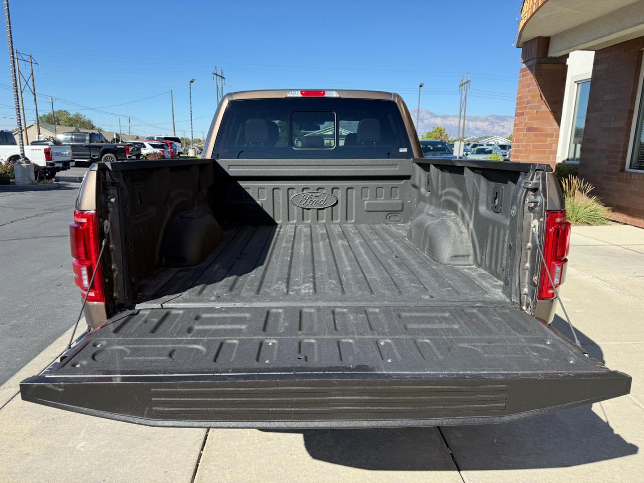 Ford F-150 4WD SuperCrew 157" Lariat 2016