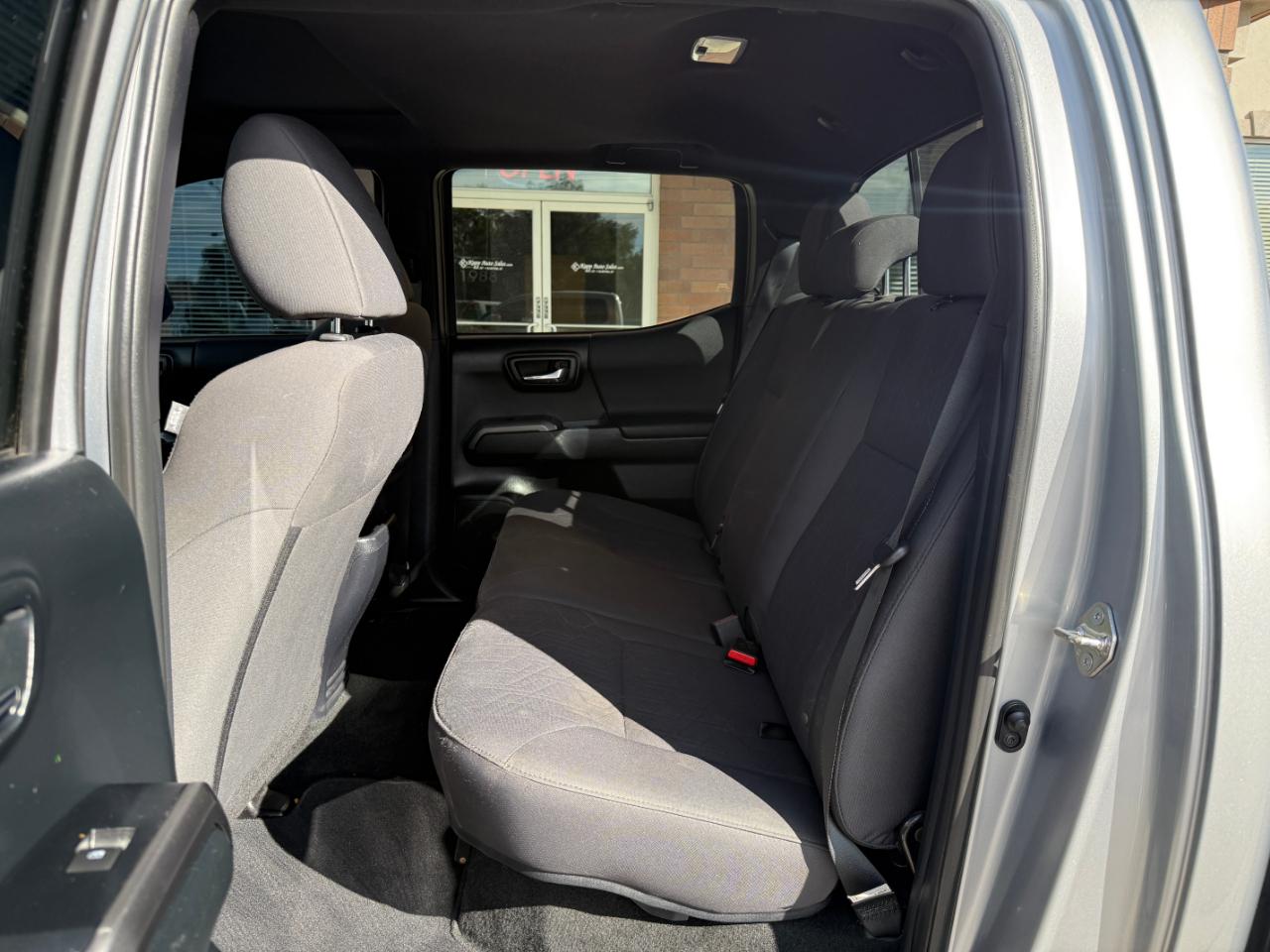 Toyota Tacoma TRD Off Road Double Cab 5' Bed V6 4x4 AT (Natl) 2017