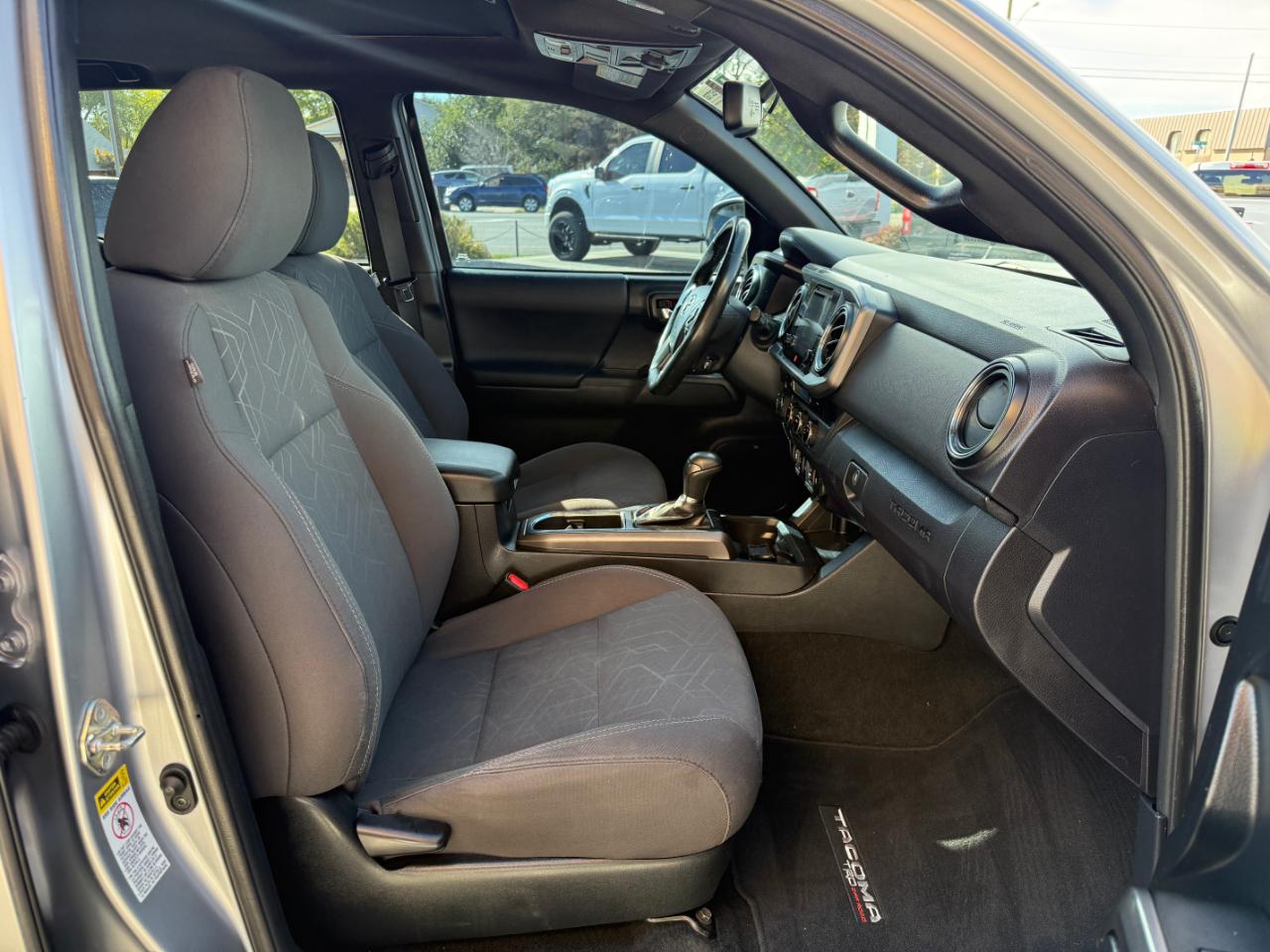 Toyota Tacoma TRD Off Road Double Cab 5' Bed V6 4x4 AT (Natl) 2017