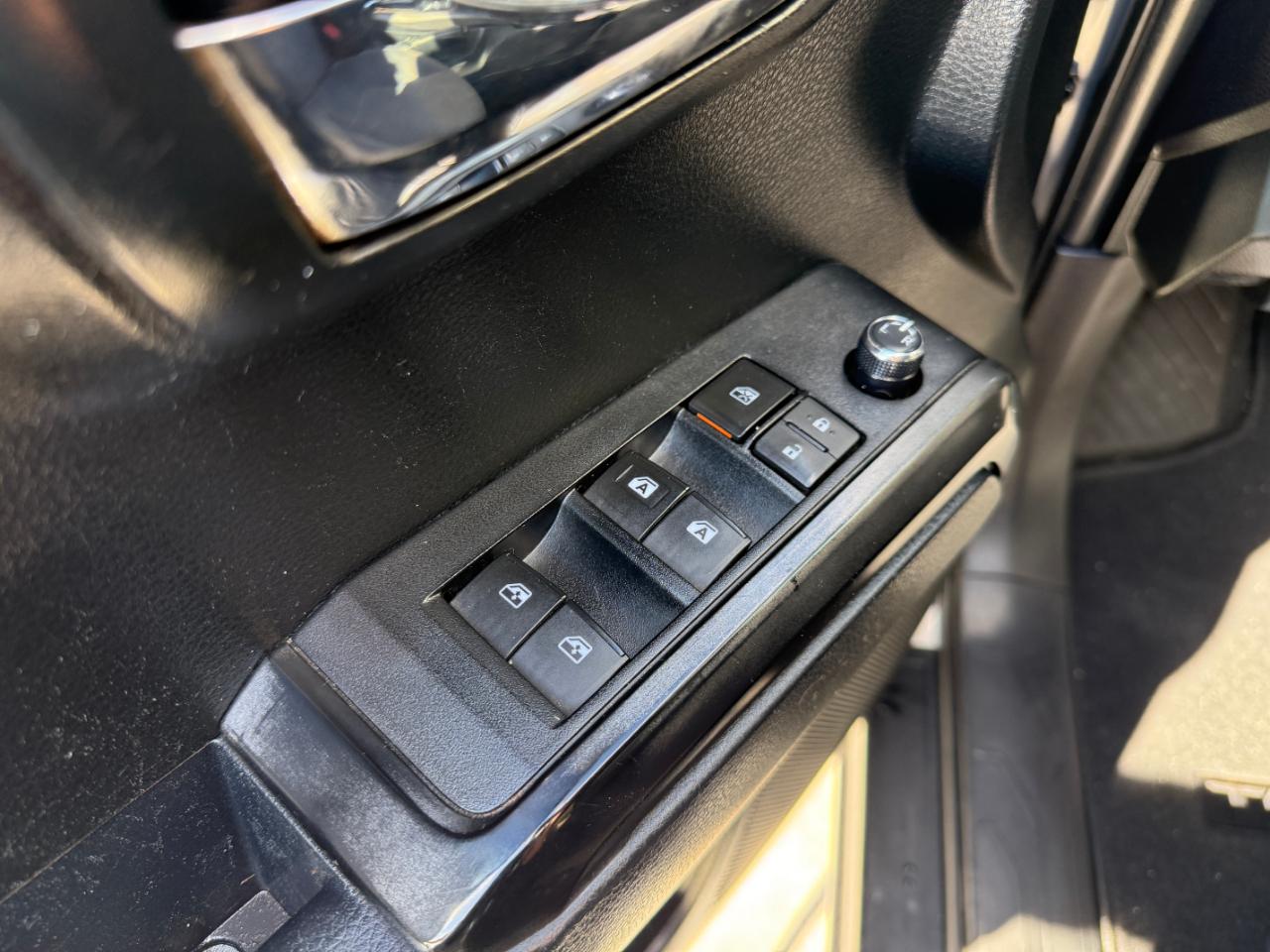Toyota Tacoma TRD Off Road Double Cab 5' Bed V6 4x4 AT (Natl) 2017