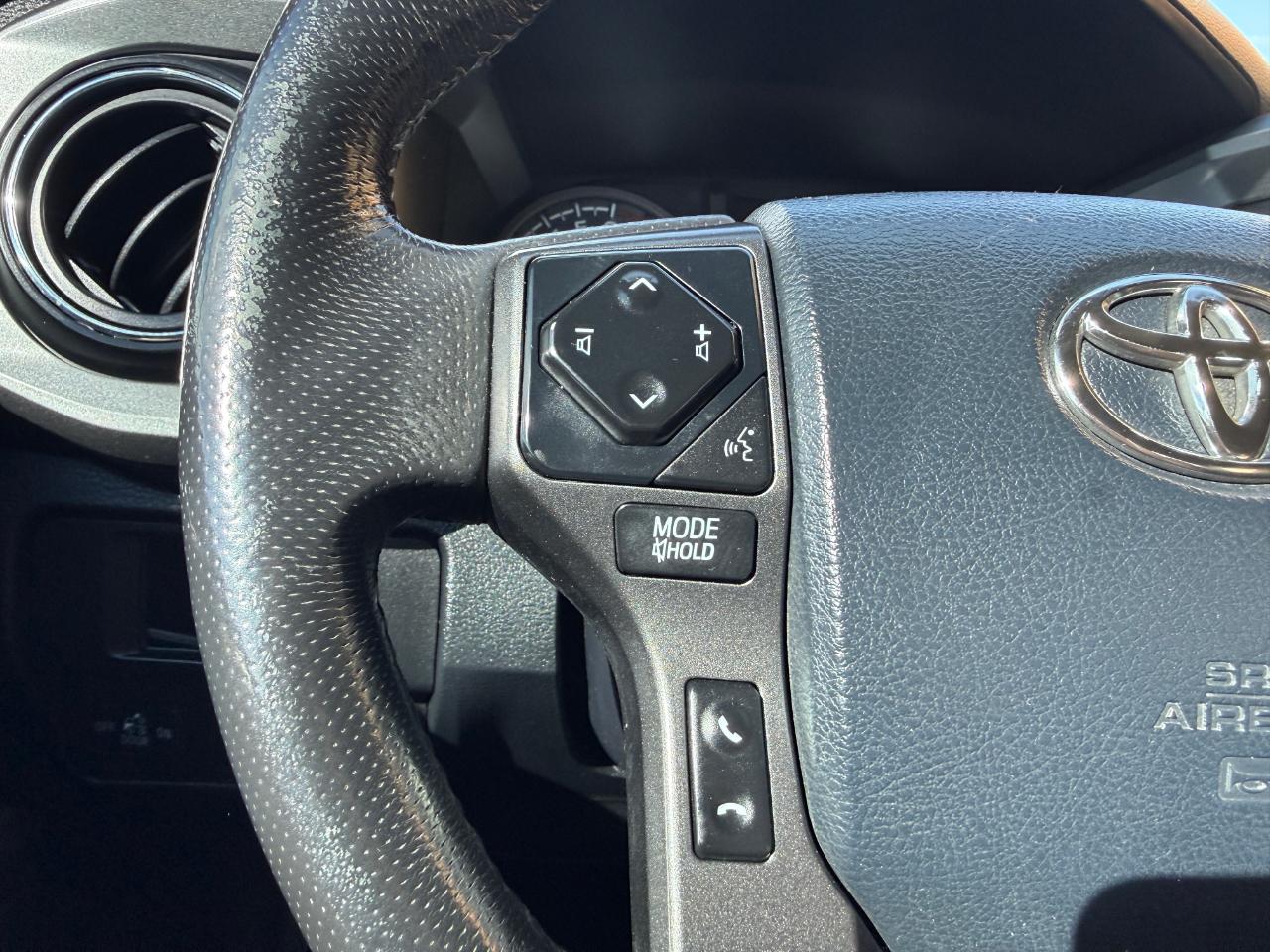 Toyota Tacoma TRD Off Road Double Cab 5' Bed V6 4x4 AT (Natl) 2017