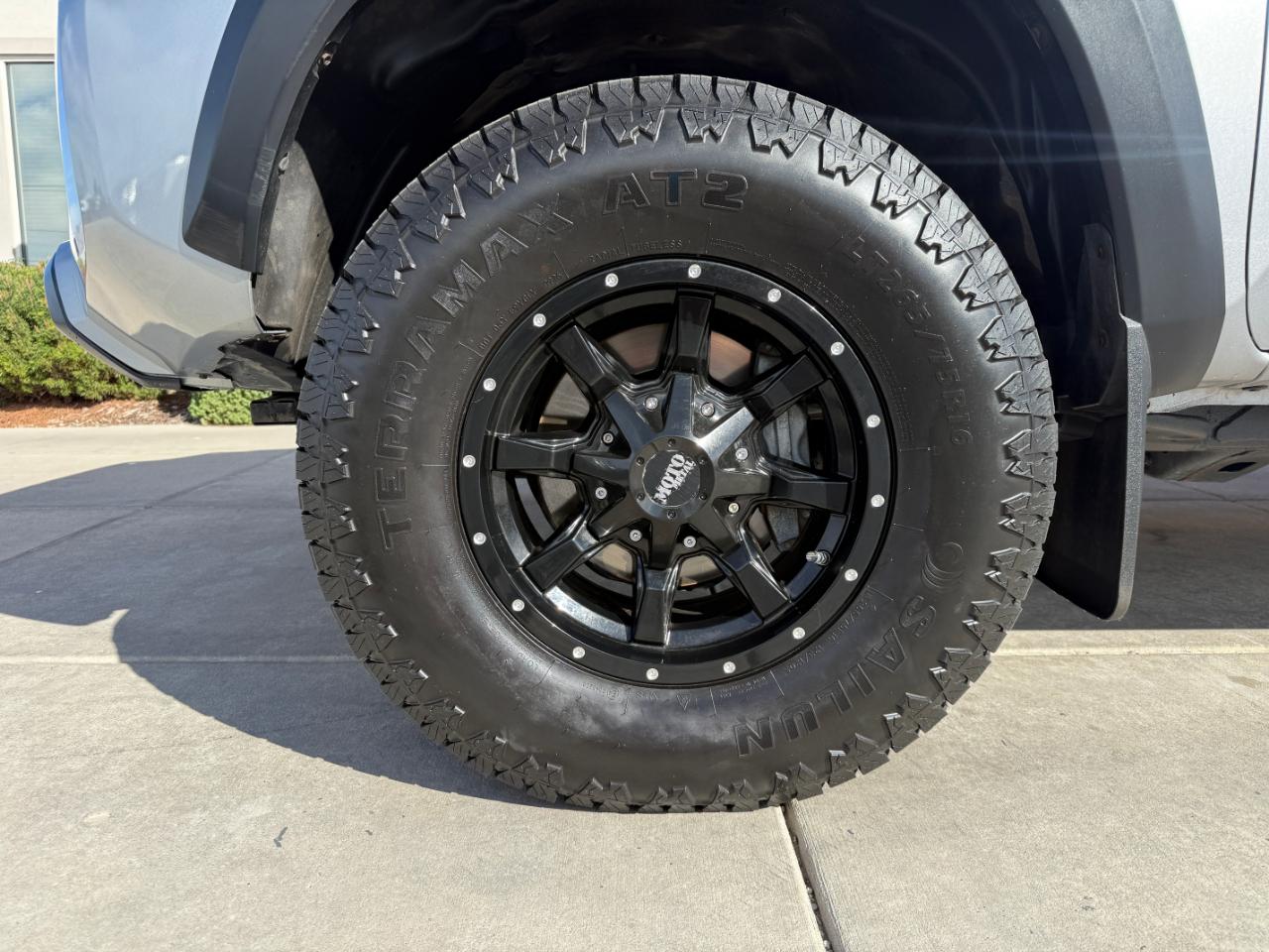 Toyota Tacoma TRD Off Road Double Cab 5' Bed V6 4x4 AT (Natl) 2017