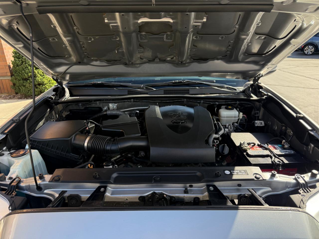 Toyota Tacoma TRD Off Road Double Cab 5' Bed V6 4x4 AT (Natl) 2017