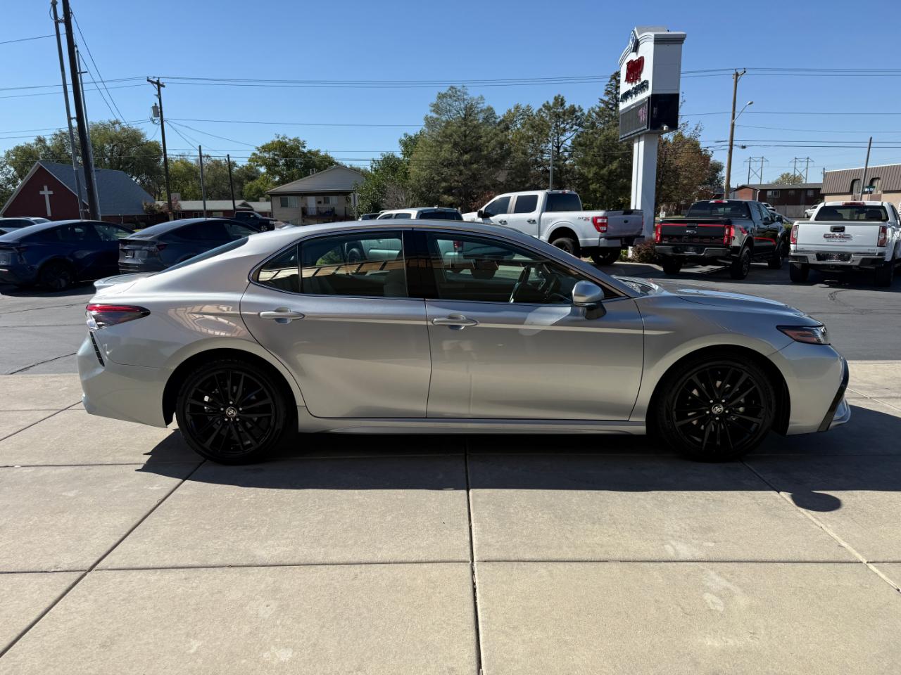 Toyota Camry Hybrid XSE CVT (Natl) 2022