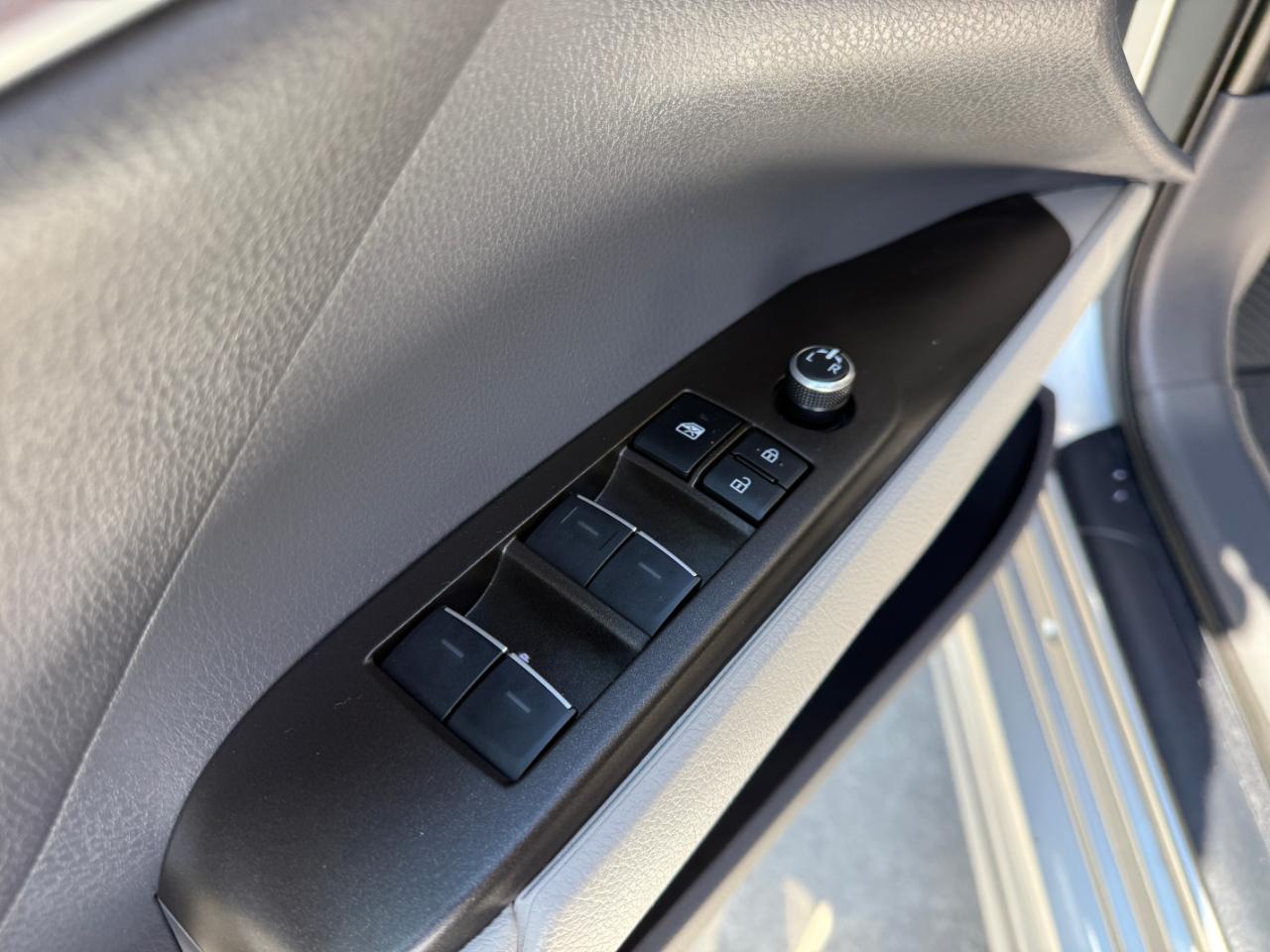 Toyota Camry Hybrid XSE CVT (Natl) 2022