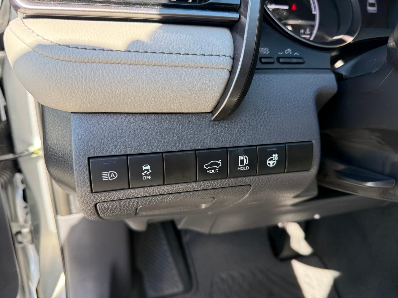 Toyota Camry Hybrid XSE CVT (Natl) 2022