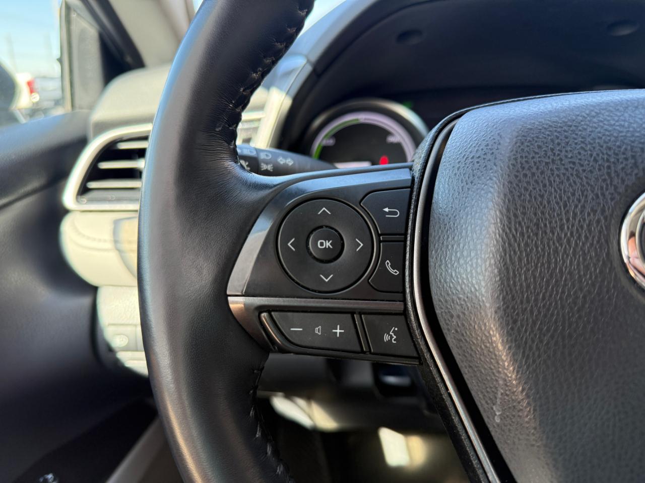 Toyota Camry Hybrid XSE CVT (Natl) 2022