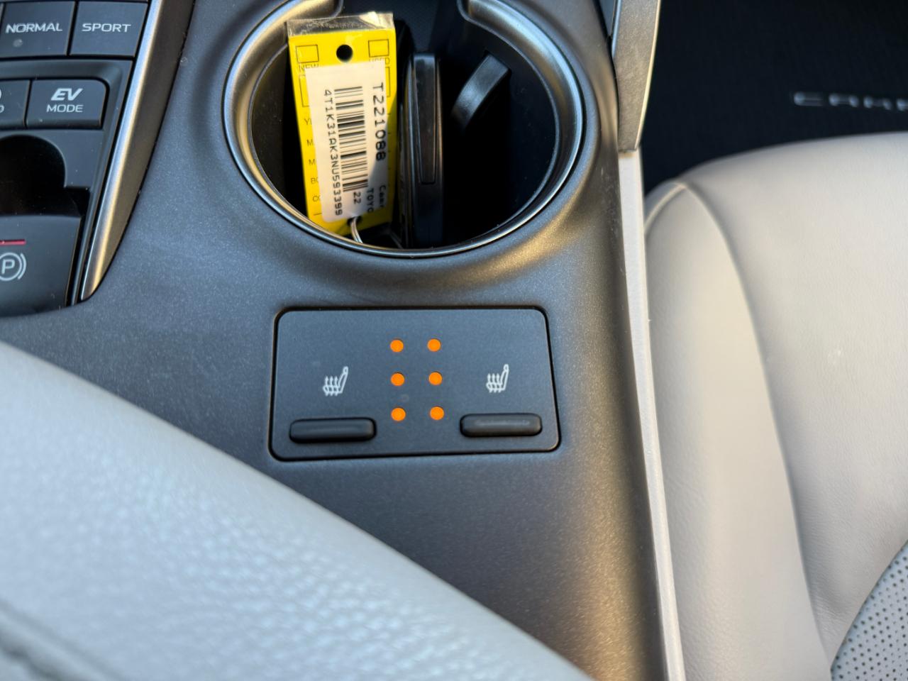 Toyota Camry Hybrid XSE CVT (Natl) 2022