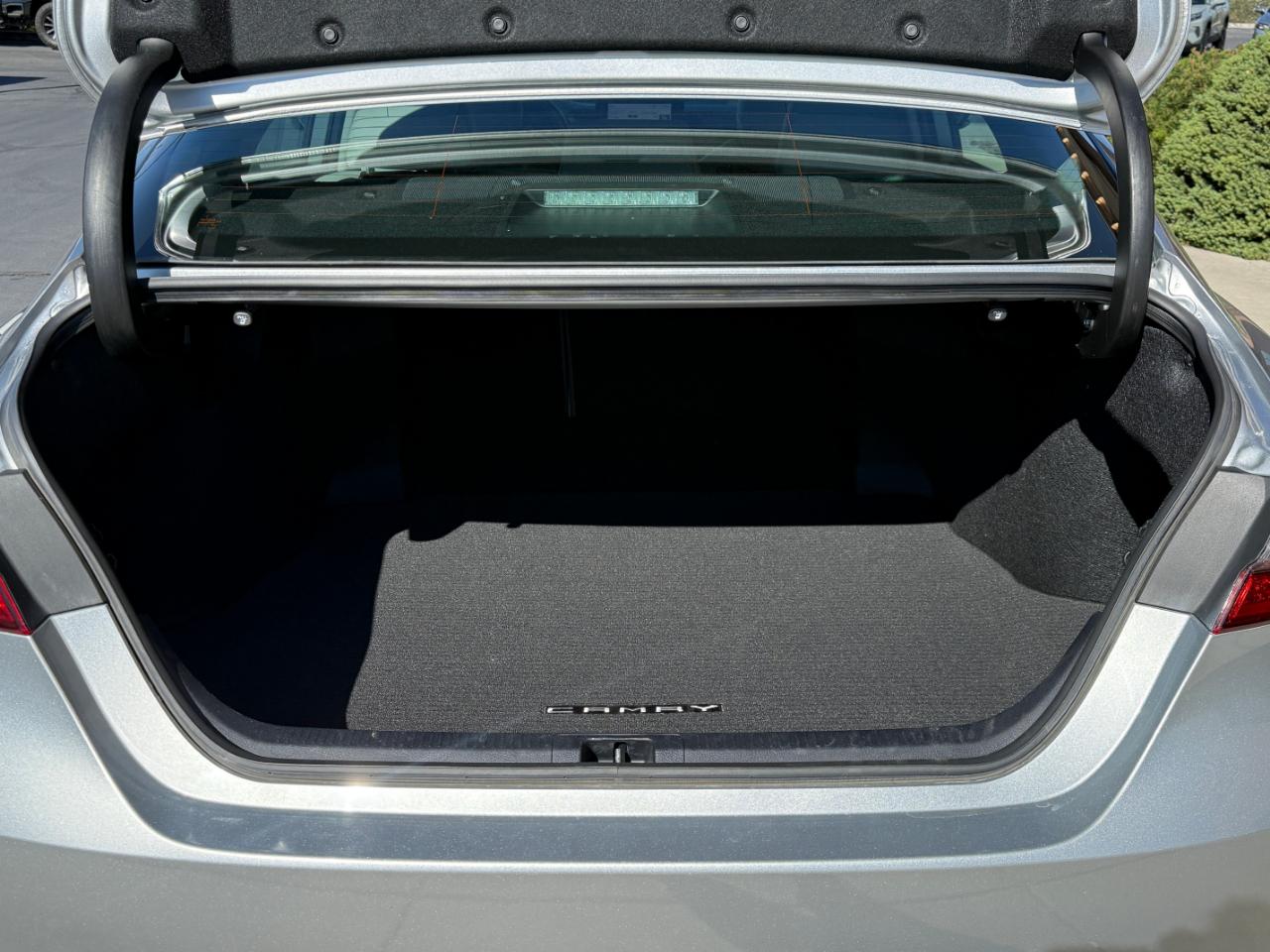 Toyota Camry Hybrid XSE CVT (Natl) 2022