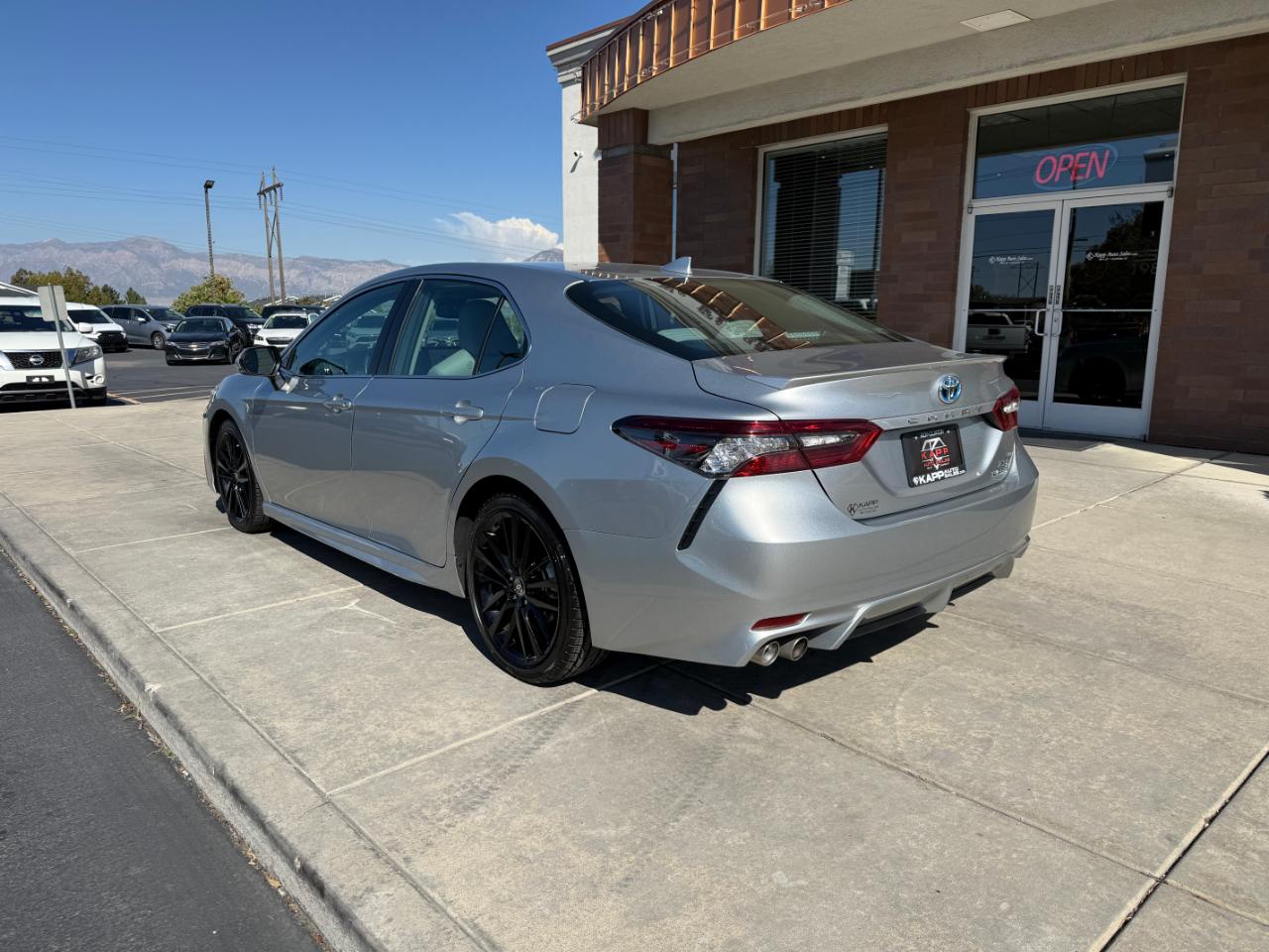 Toyota Camry Hybrid XSE CVT (Natl) 2022