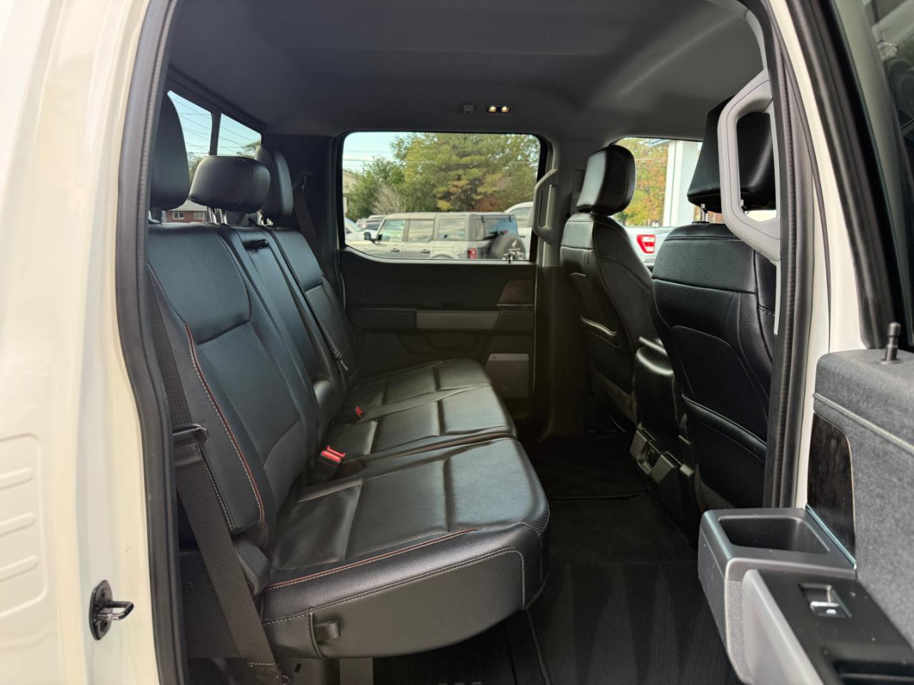 Ford Super Duty F-350 SRW Lariat 4WD Crew Cab 6.75' Box 2023