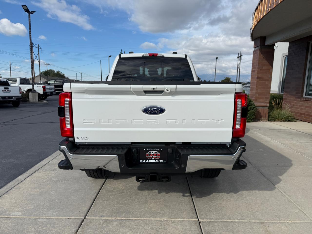 Ford Super Duty F-350 SRW Lariat 4WD Crew Cab 6.75' Box 2023