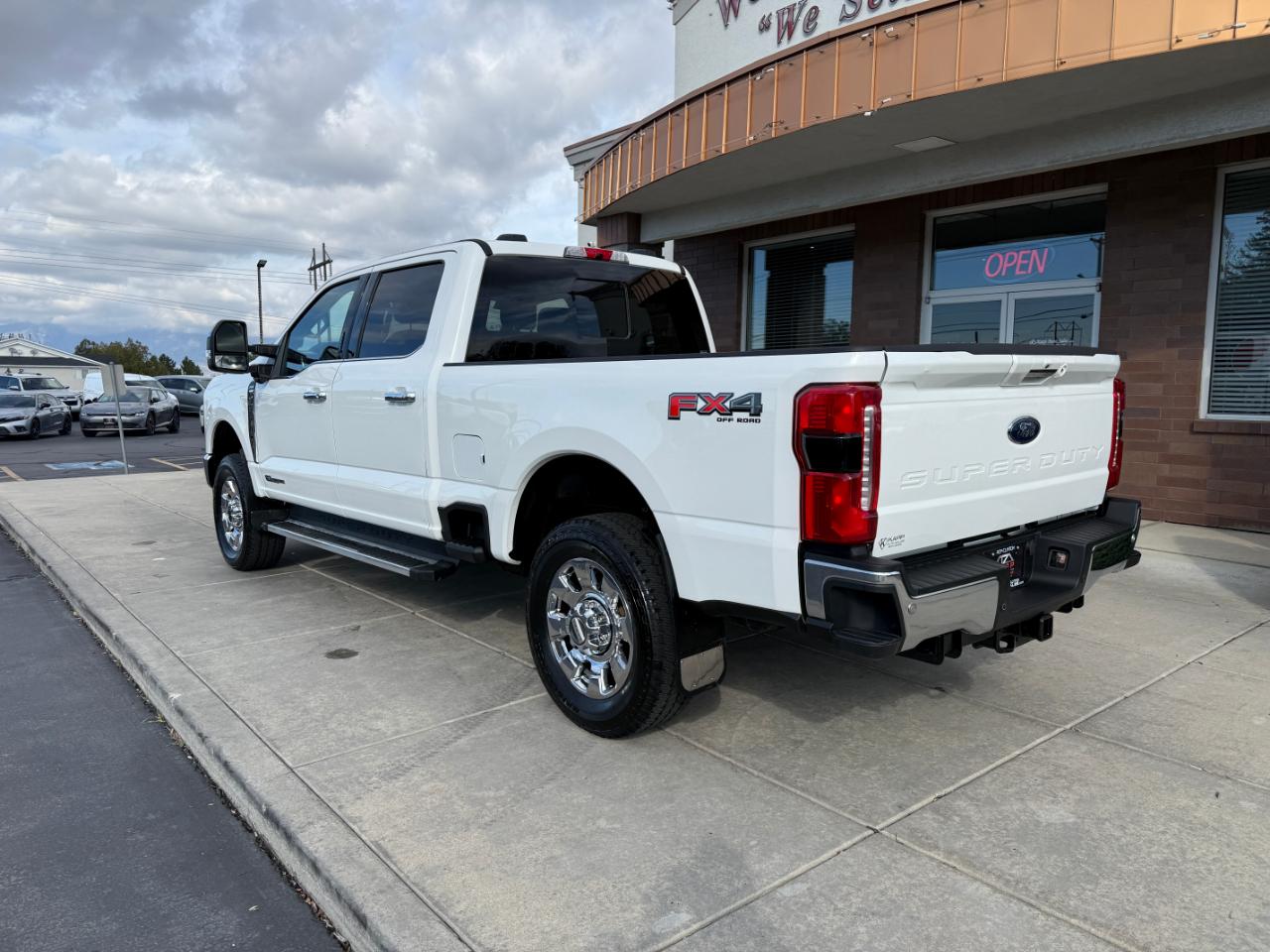 Ford Super Duty F-350 SRW Lariat 4WD Crew Cab 6.75' Box 2023