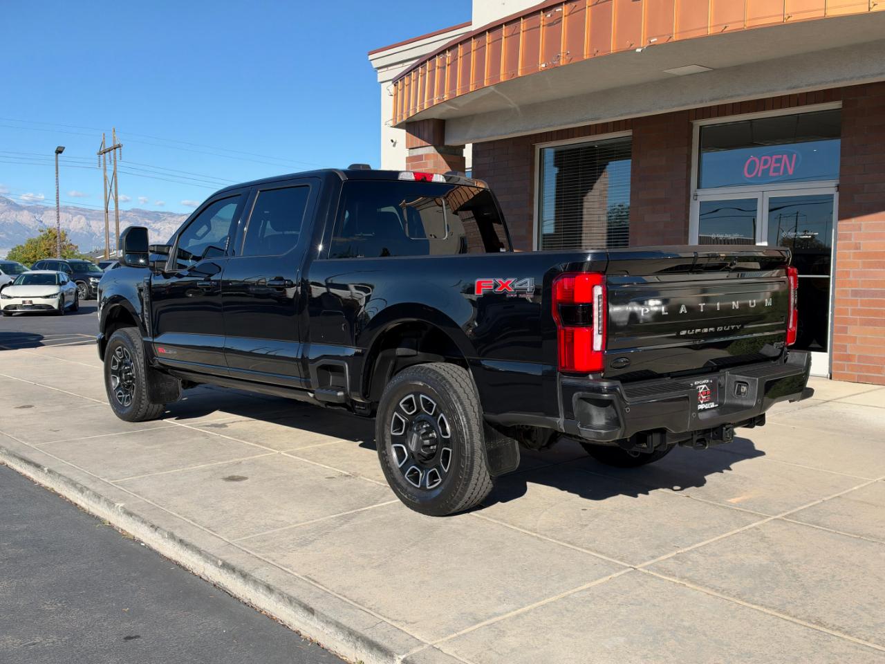 Ford Super Duty F-350 SRW Platinum 4WD Crew Cab 6.75' Box 2024