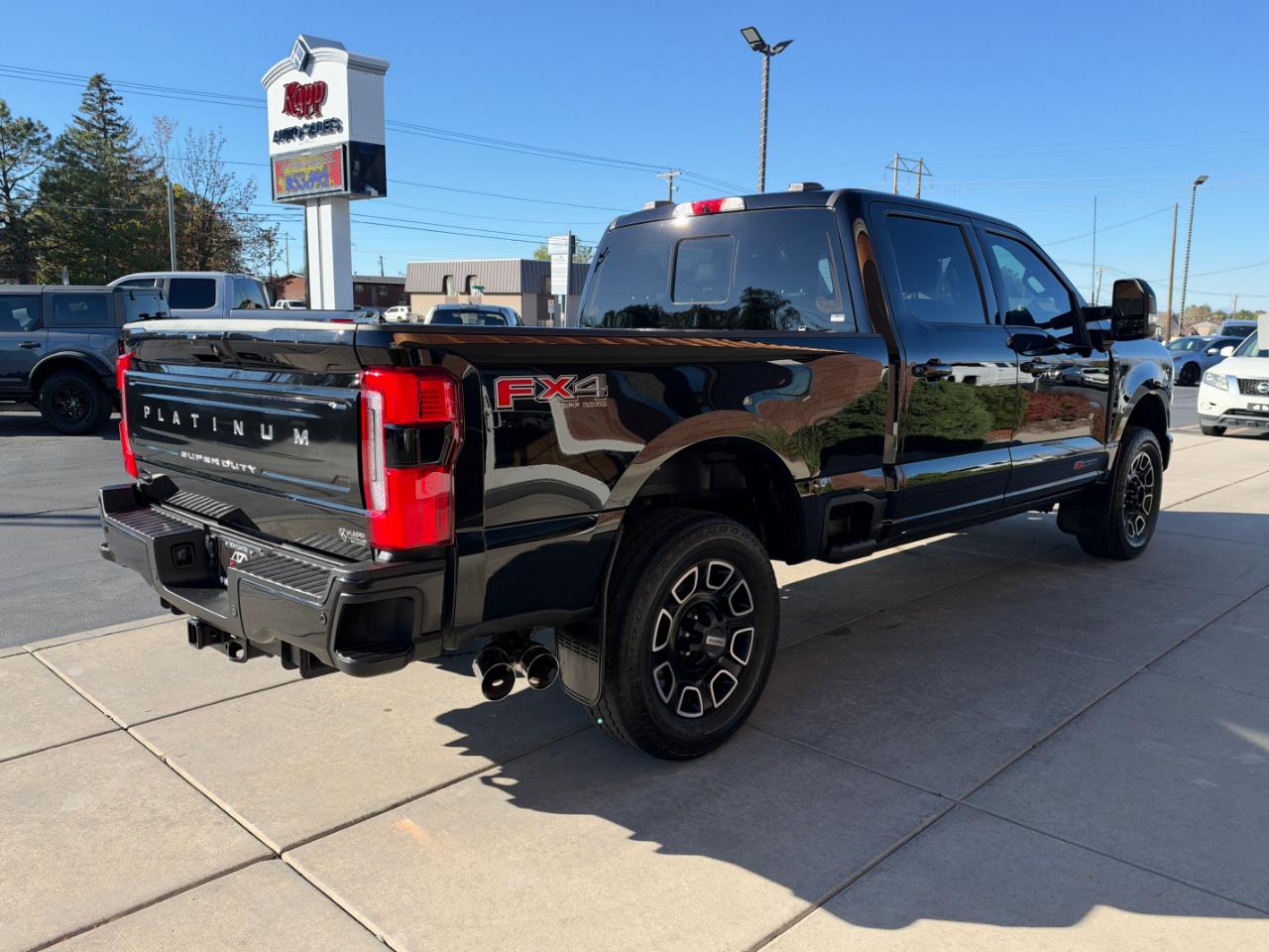 Ford Super Duty F-350 SRW Platinum 4WD Crew Cab 6.75' Box 2024