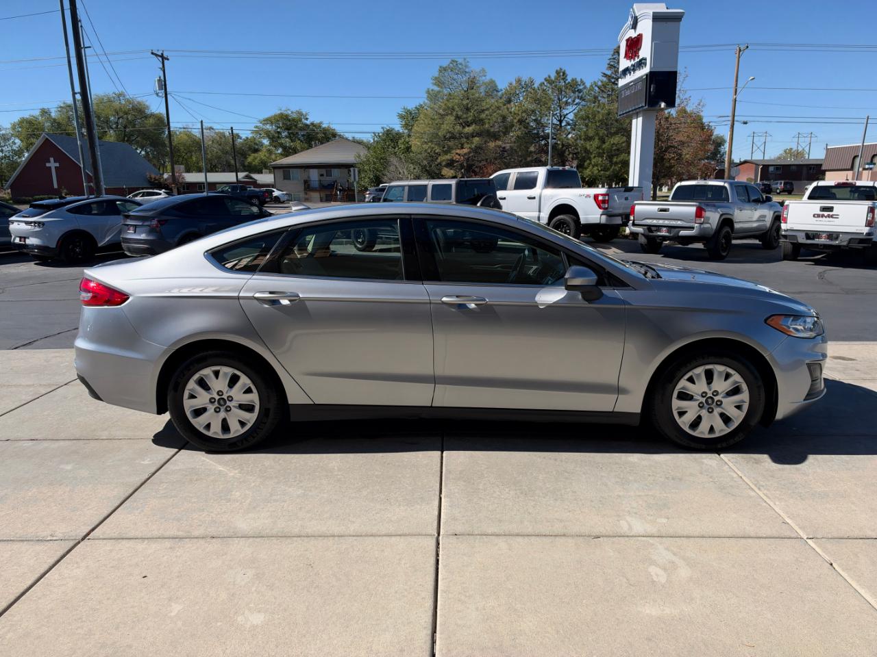 Ford Fusion S FWD 2020