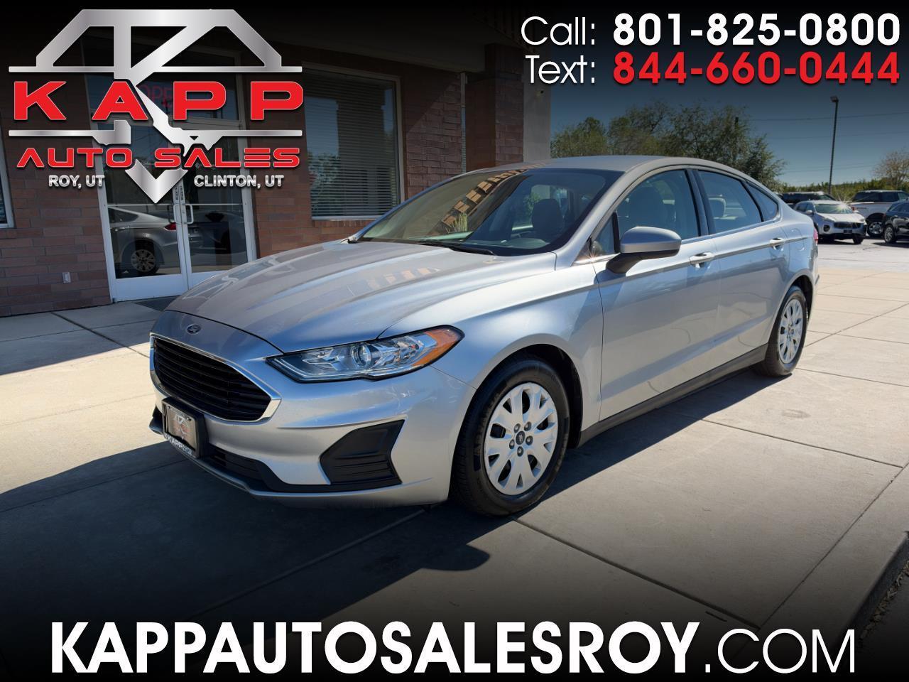 Ford Fusion S FWD 2020