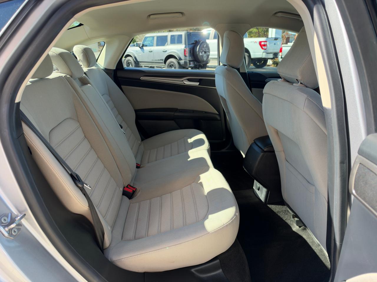Ford Fusion S FWD 2020