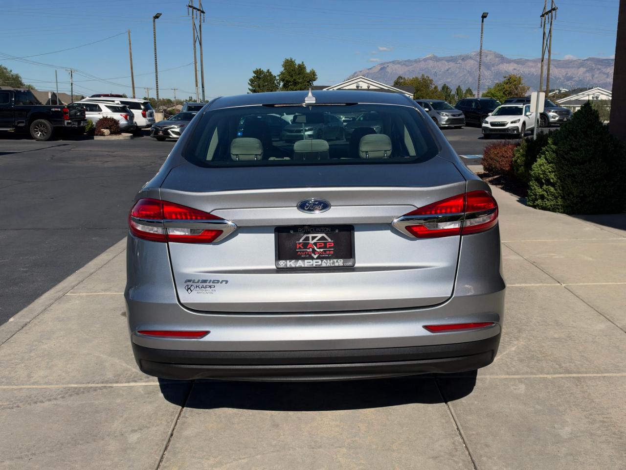 Ford Fusion S FWD 2020