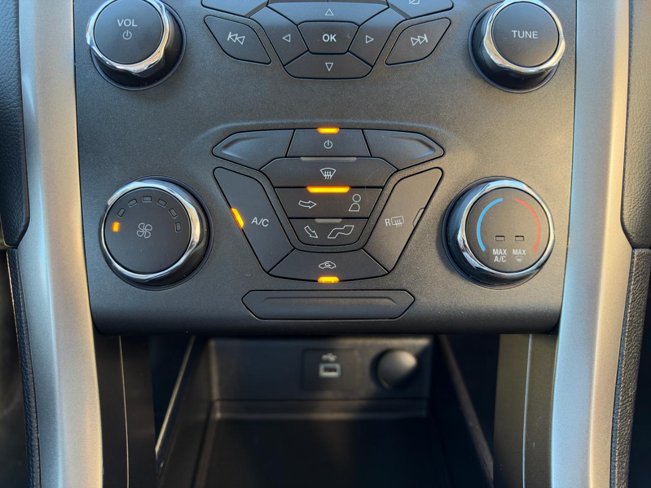 Ford Fusion S FWD 2020