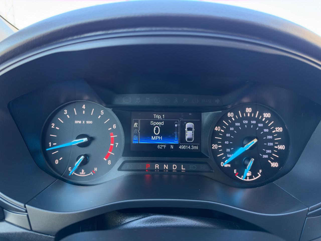 Ford Fusion S FWD 2020