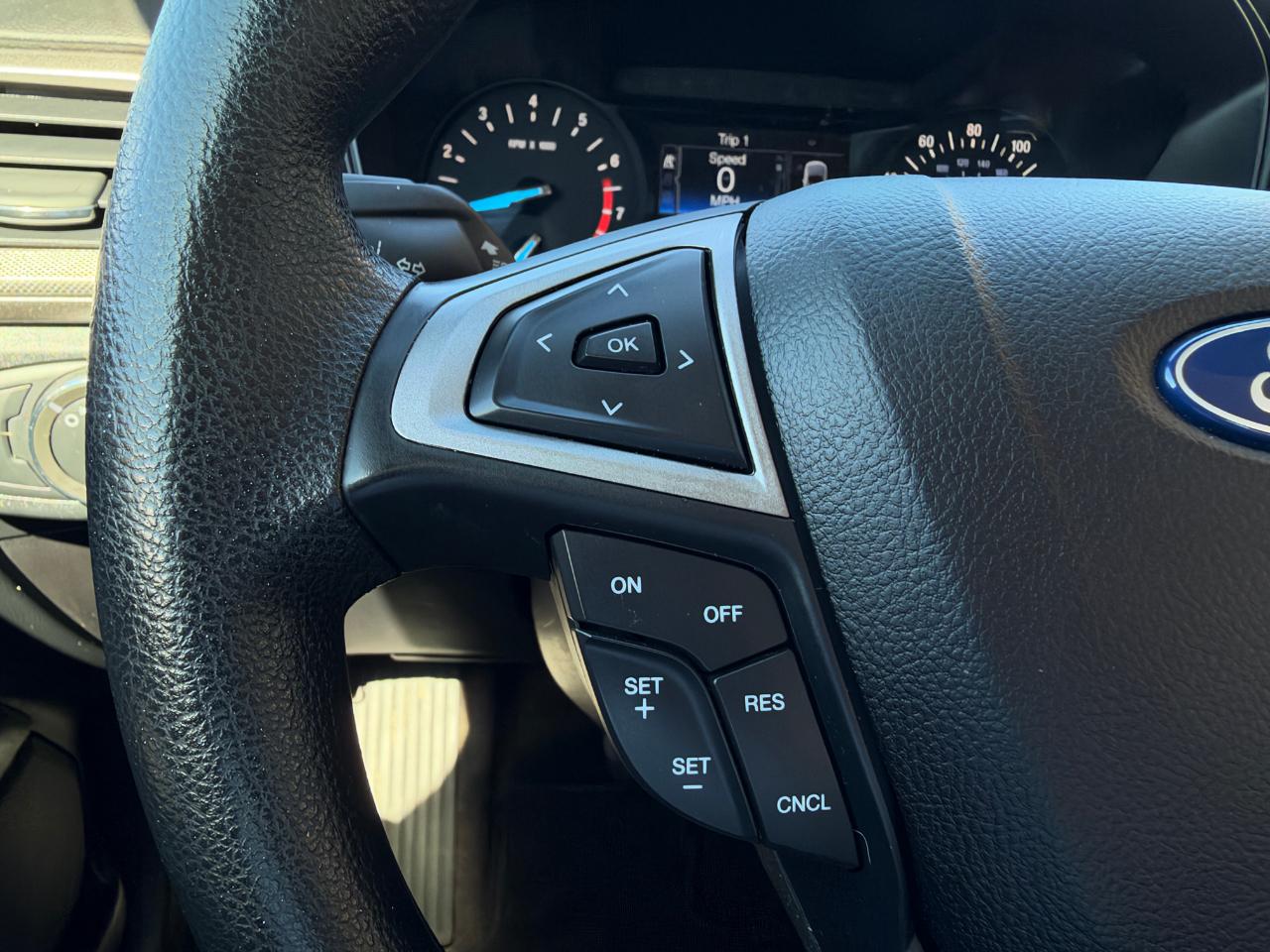 Ford Fusion S FWD 2020