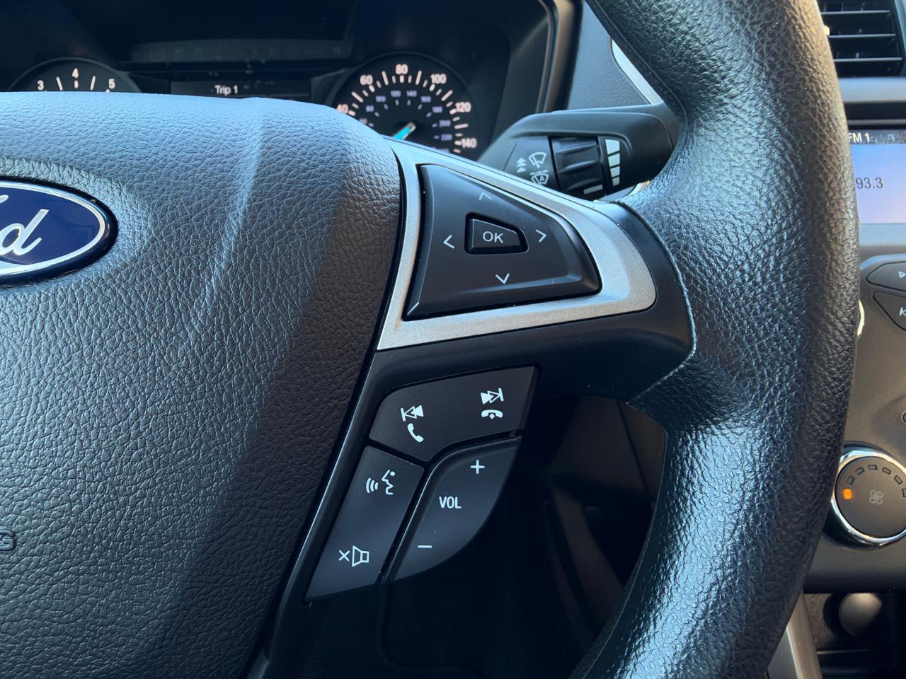 Ford Fusion S FWD 2020
