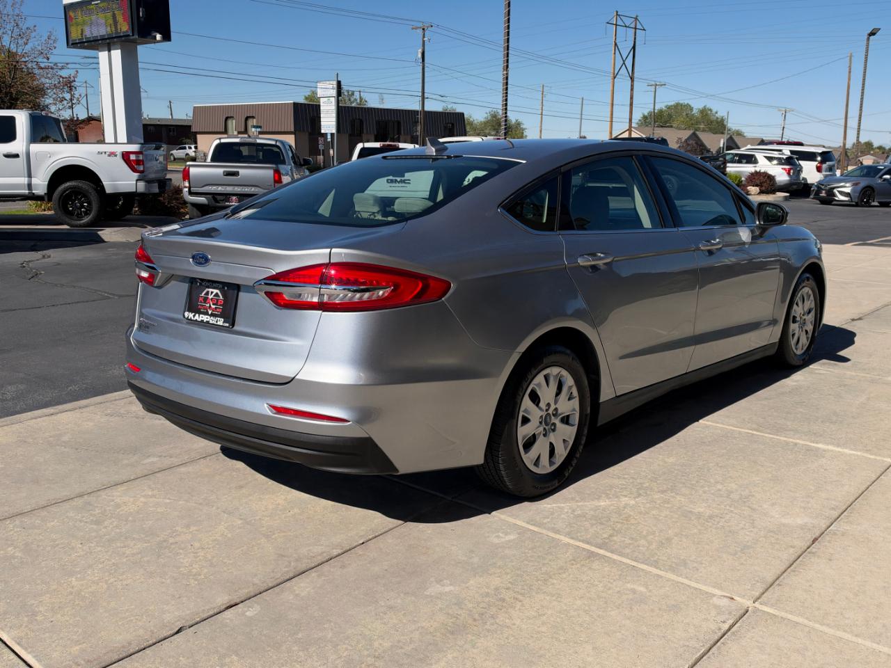 Ford Fusion S FWD 2020