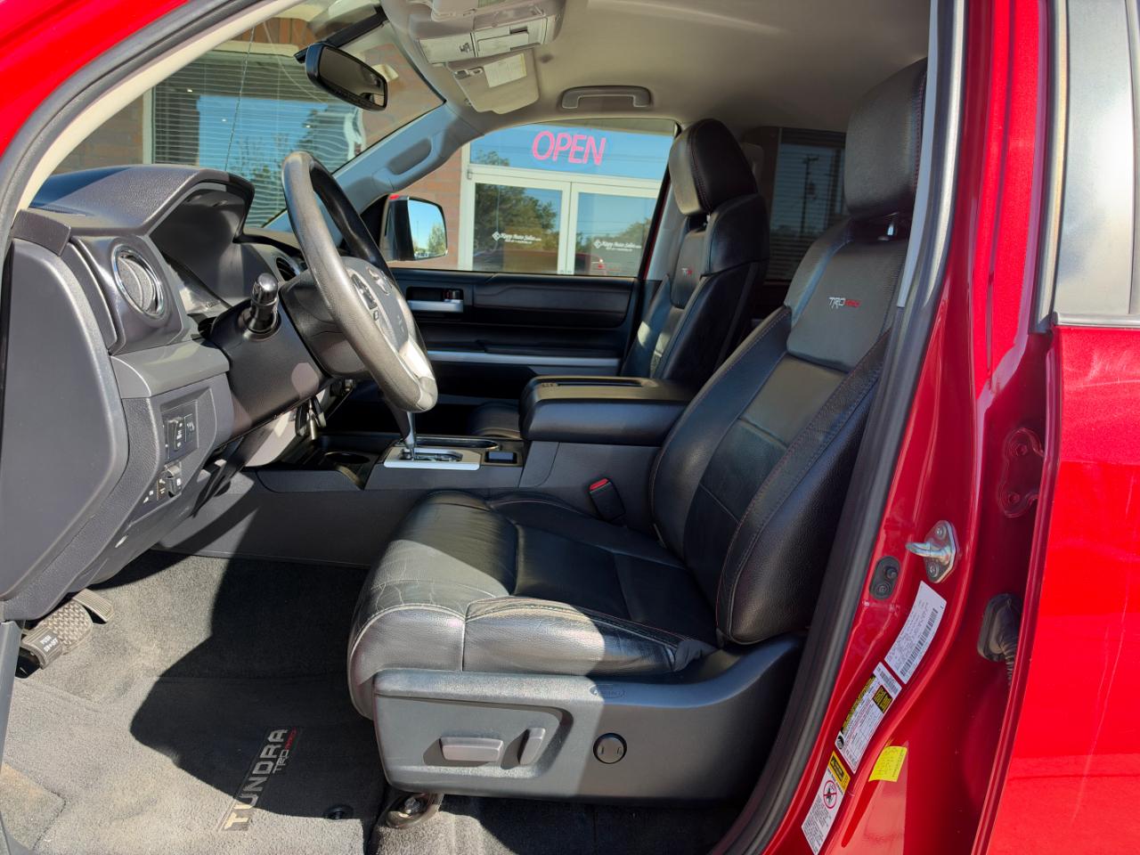 Toyota Tundra 4WD TRD Pro CrewMax 5.5' Bed 5.7L (Natl) 2017