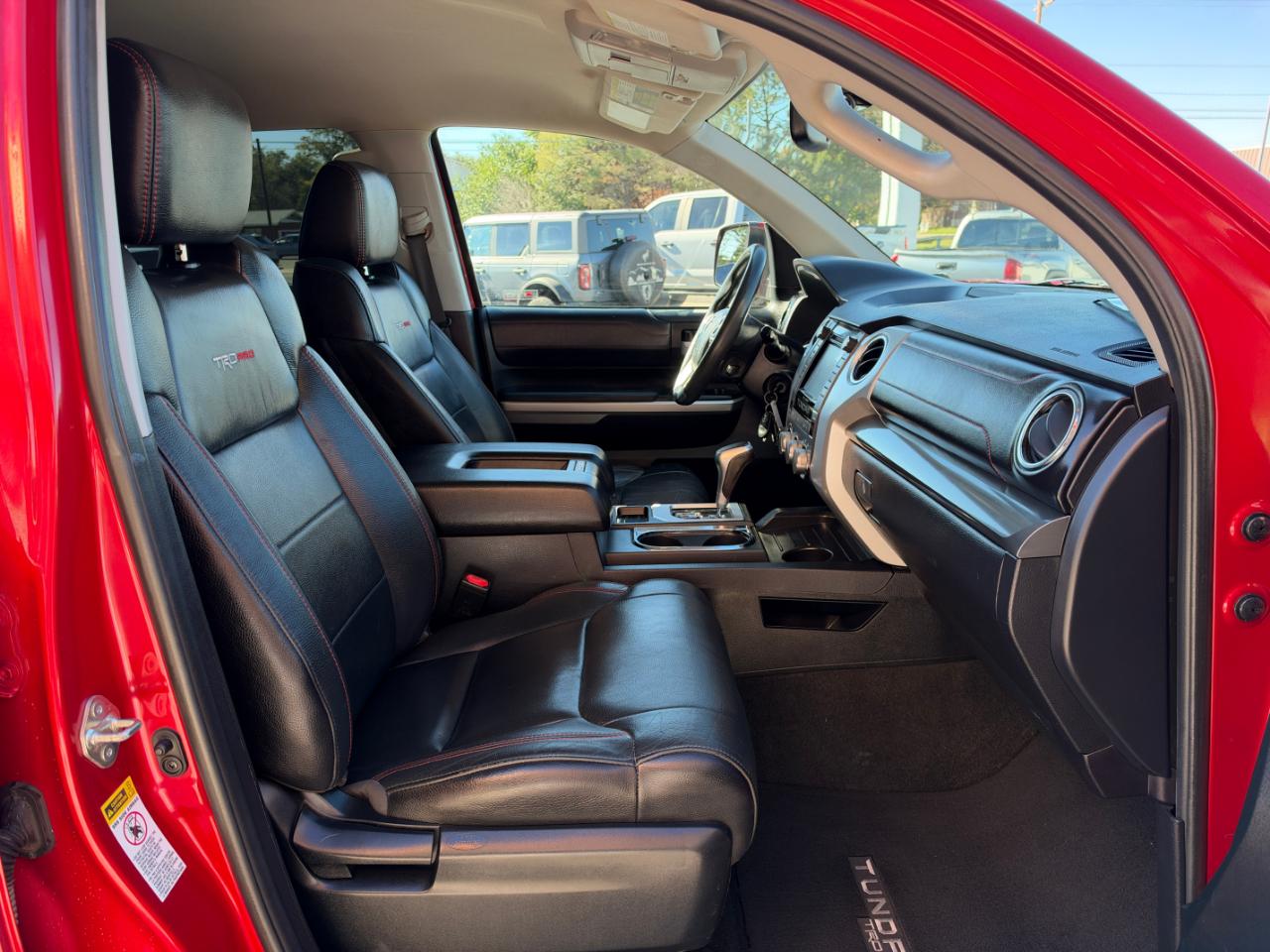 Toyota Tundra 4WD TRD Pro CrewMax 5.5' Bed 5.7L (Natl) 2017
