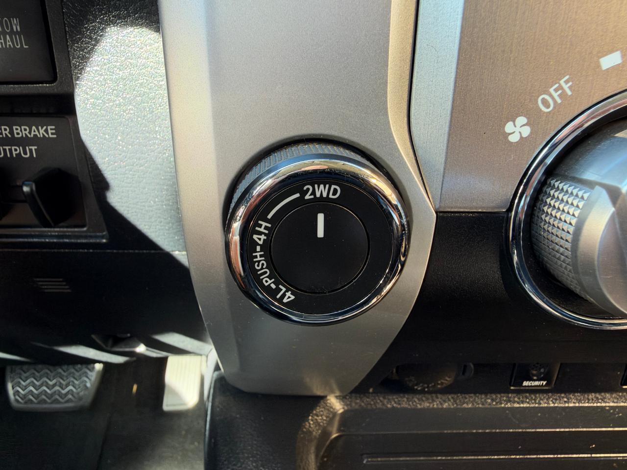 Toyota Tundra 4WD TRD Pro CrewMax 5.5' Bed 5.7L (Natl) 2017