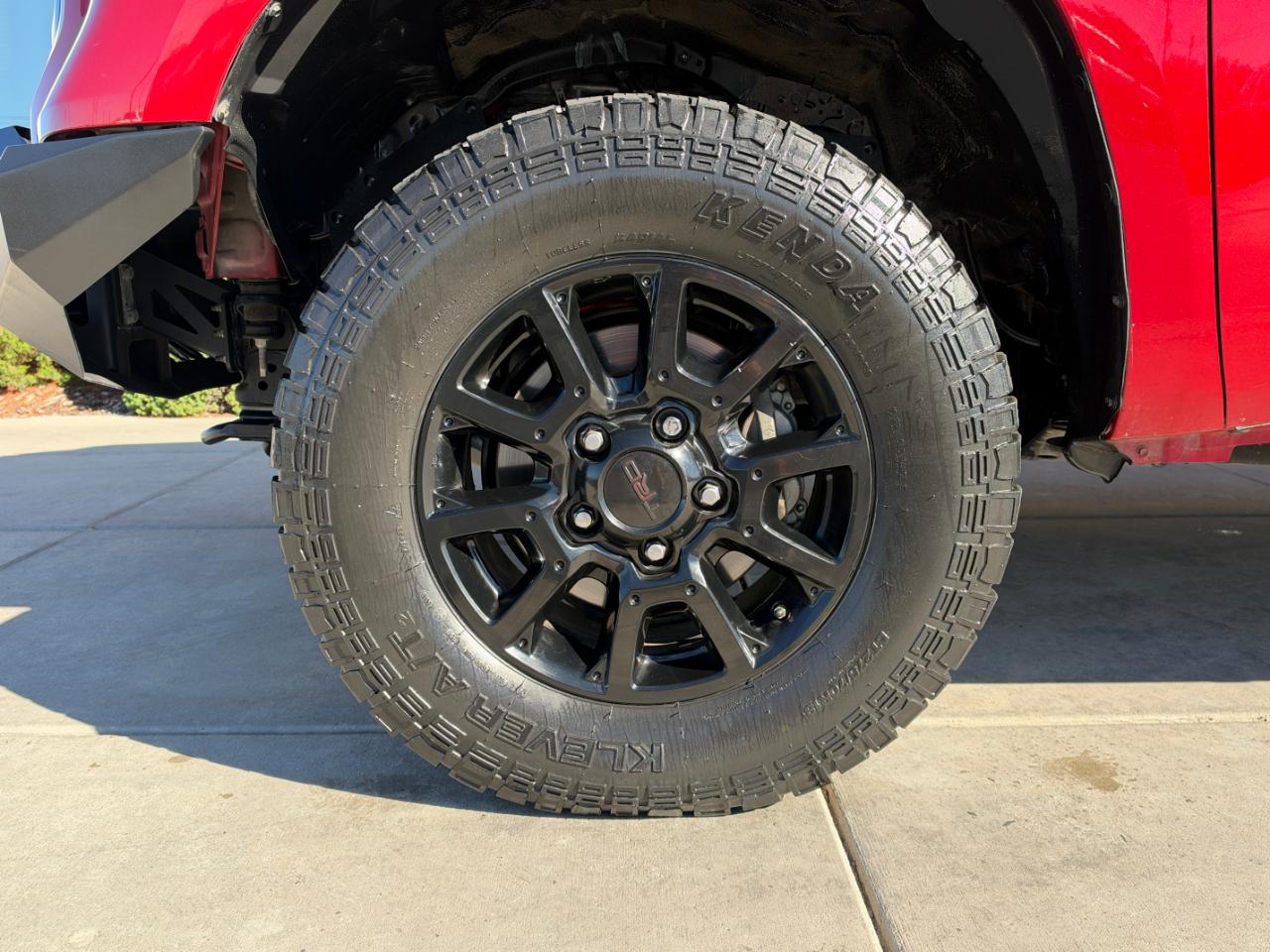 Toyota Tundra 4WD TRD Pro CrewMax 5.5' Bed 5.7L (Natl) 2017