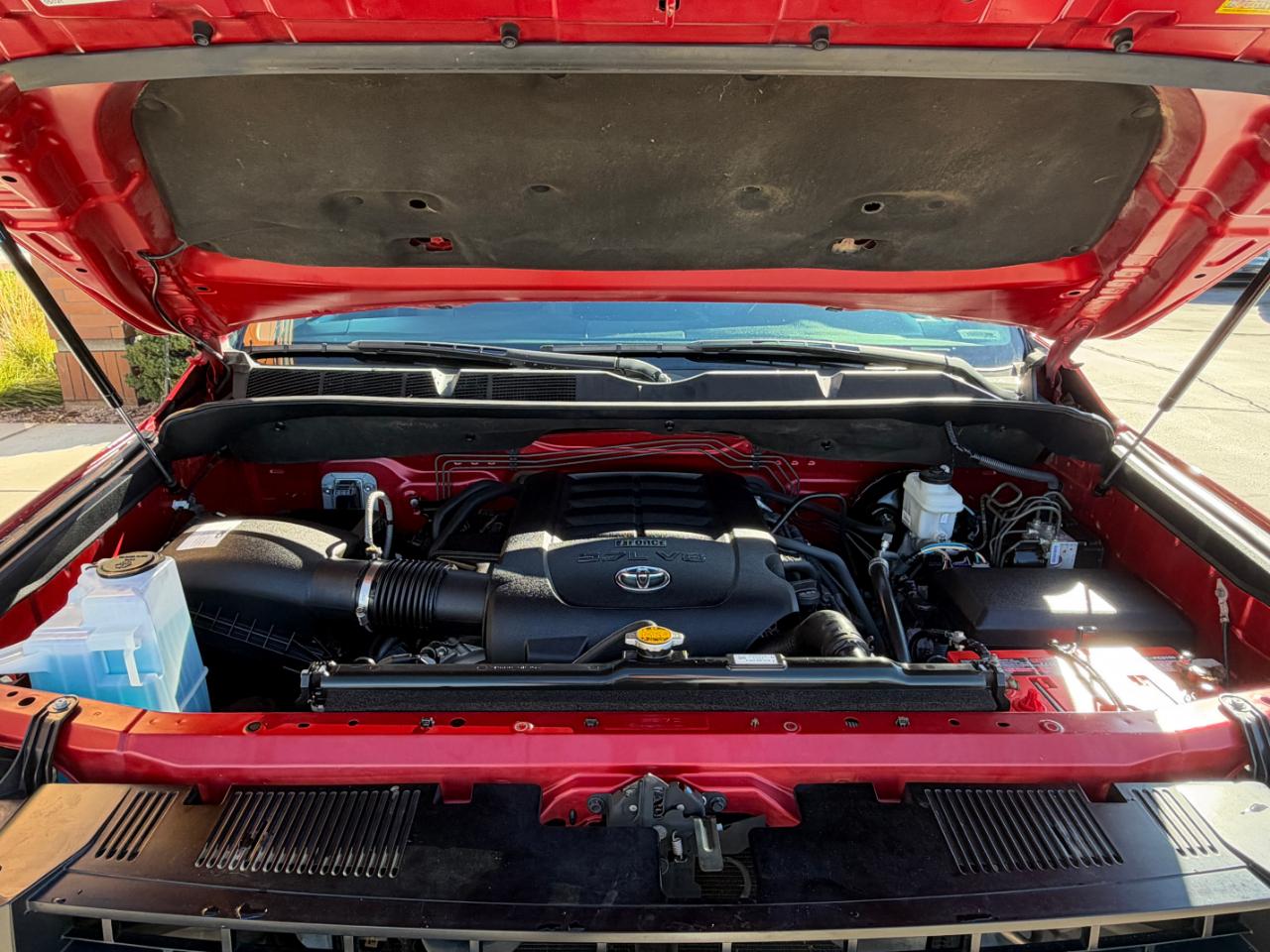 Toyota Tundra 4WD TRD Pro CrewMax 5.5' Bed 5.7L (Natl) 2017