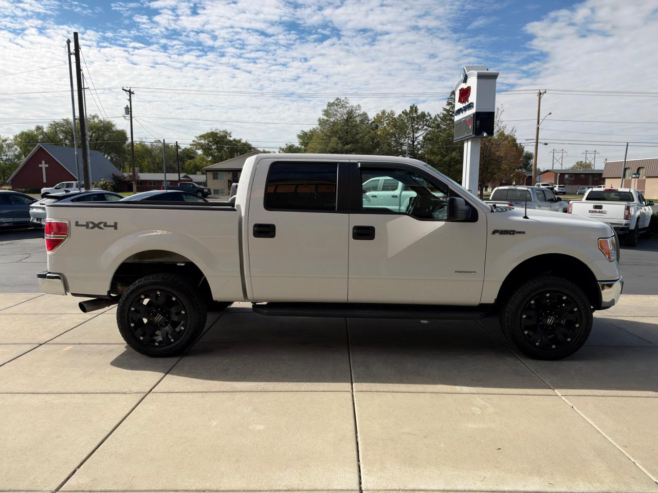 Ford F-150 4WD SuperCrew 145" XLT 2012