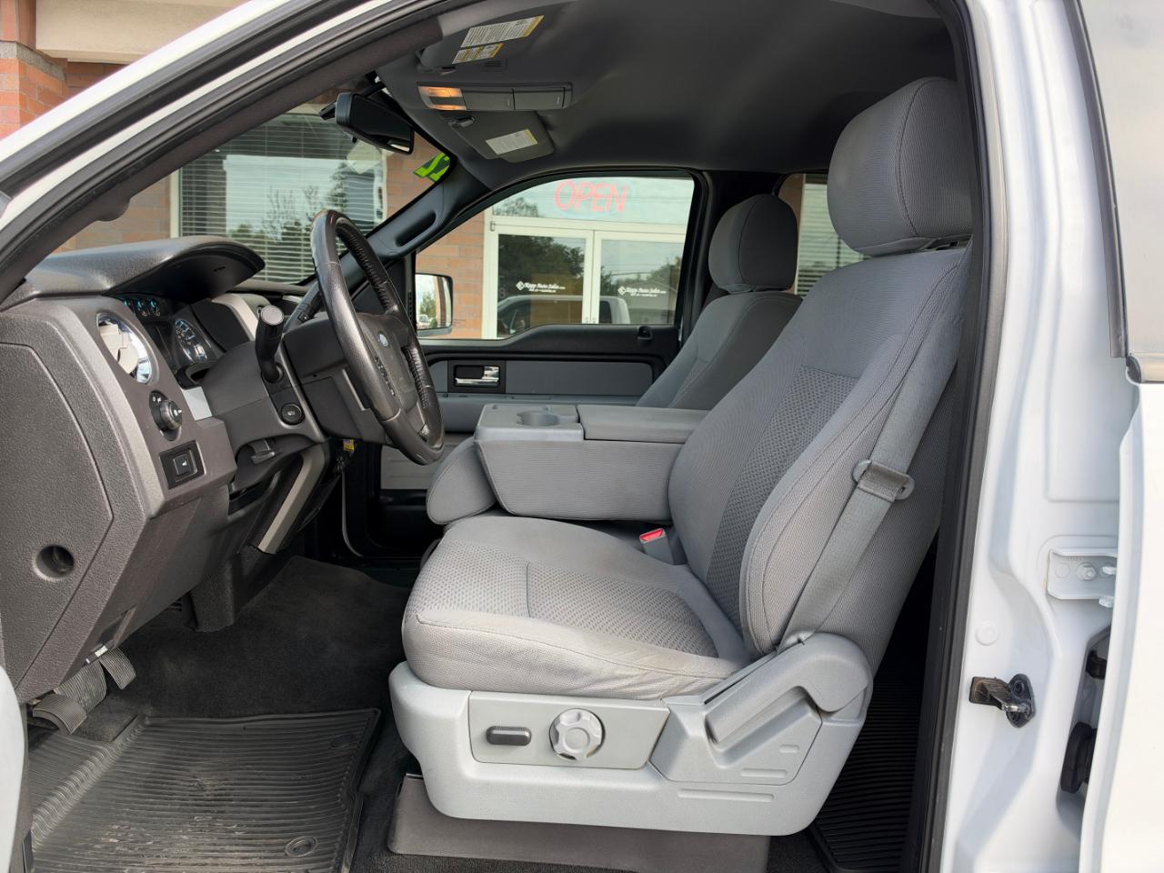 Ford F-150 4WD SuperCrew 145" XLT 2012