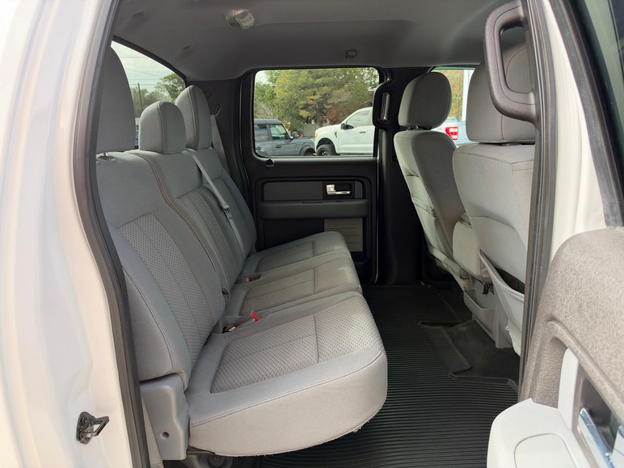 Ford F-150 4WD SuperCrew 145" XLT 2012