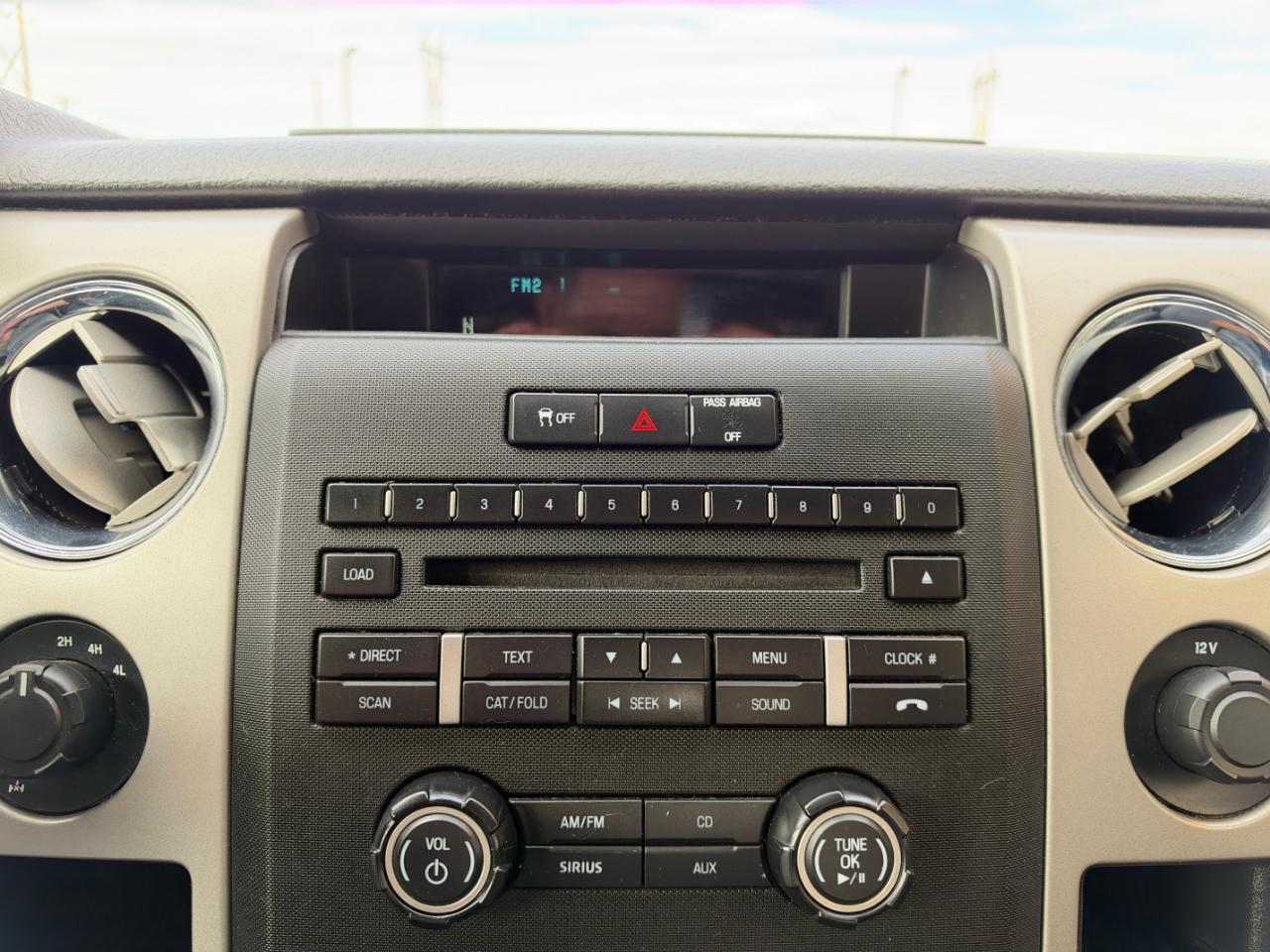 Ford F-150 4WD SuperCrew 145" XLT 2012