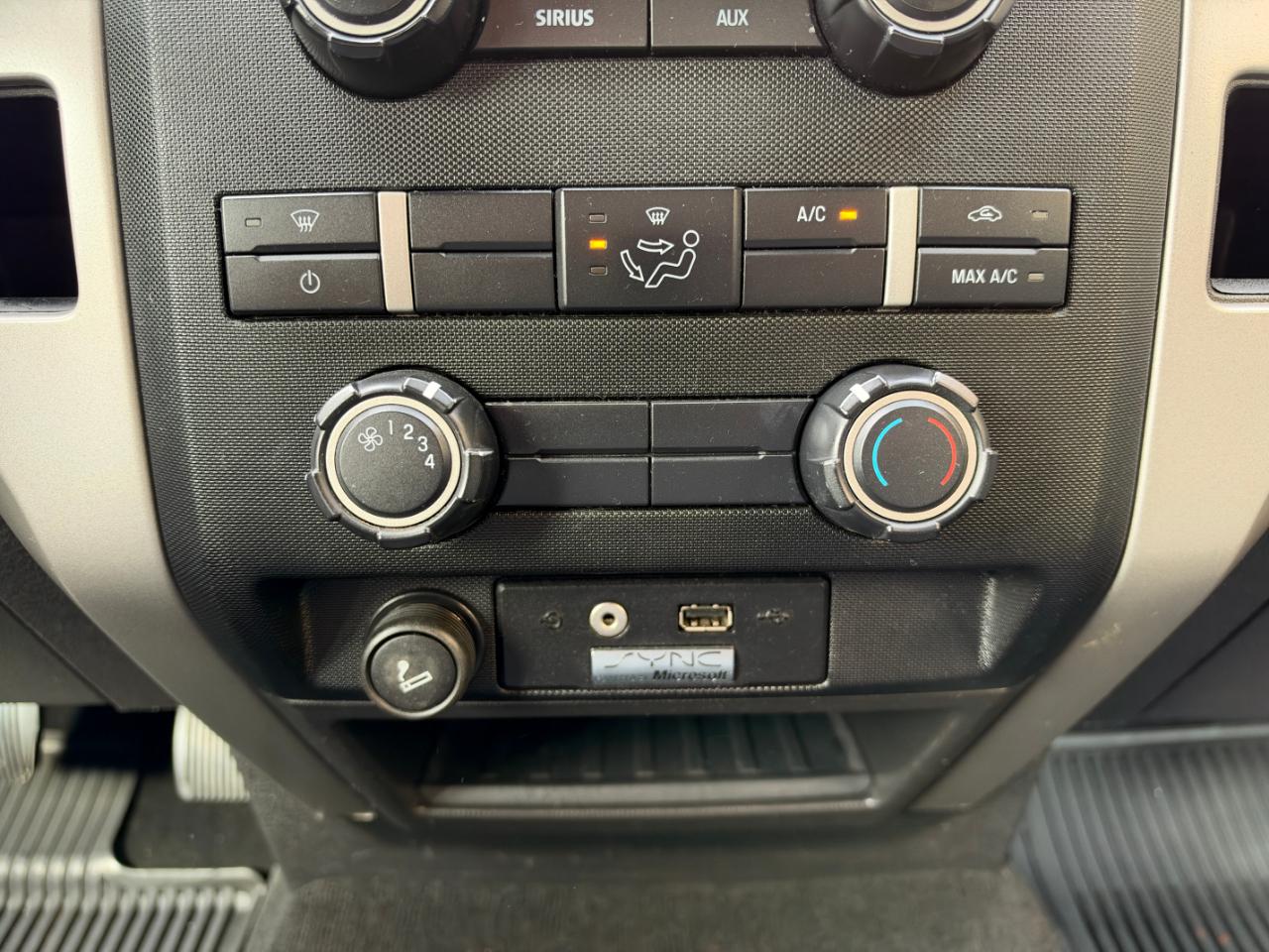 Ford F-150 4WD SuperCrew 145" XLT 2012