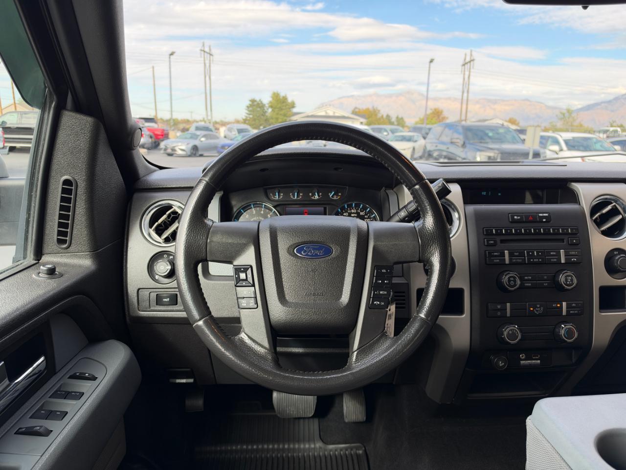 Ford F-150 4WD SuperCrew 145" XLT 2012
