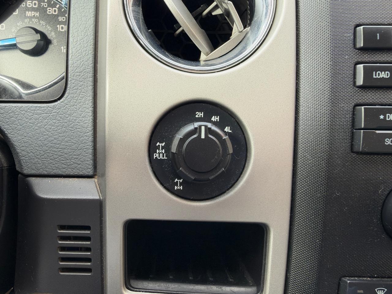 Ford F-150 4WD SuperCrew 145" XLT 2012
