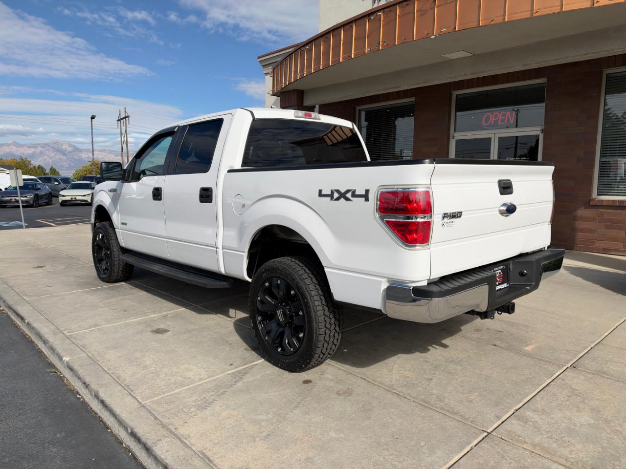 Ford F-150 4WD SuperCrew 145" XLT 2012
