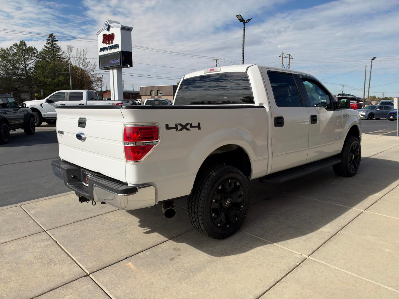 Ford F-150 4WD SuperCrew 145" XLT 2012