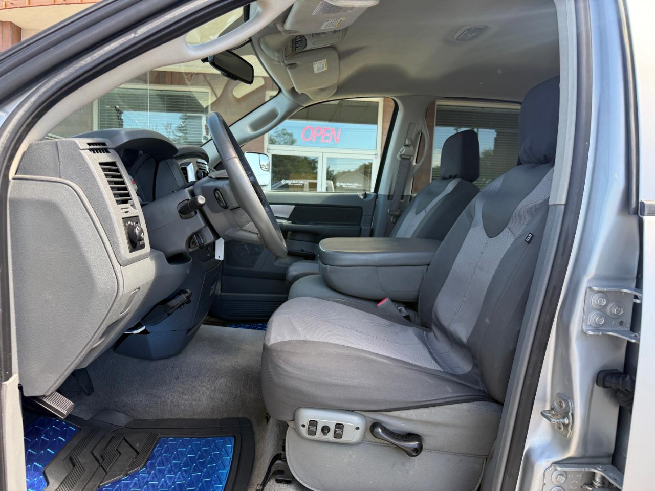 Dodge Ram 2500 4WD Quad Cab 140.5" SLT 2009