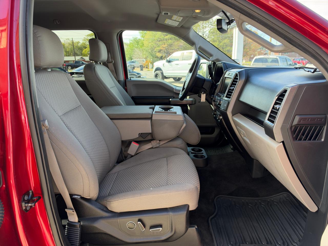Ford F-150 4WD SuperCrew 157" XLT 2015
