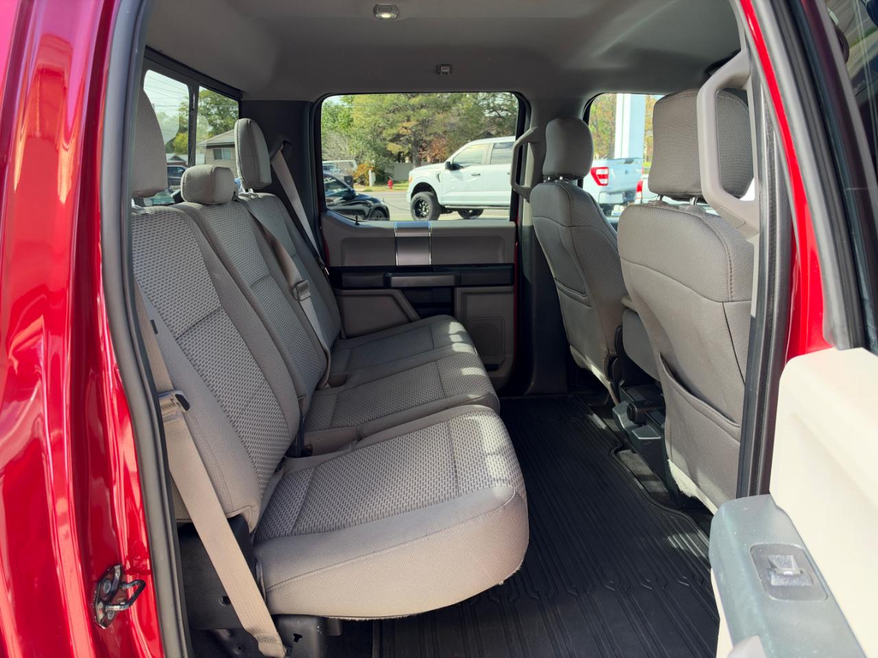 Ford F-150 4WD SuperCrew 157" XLT 2015