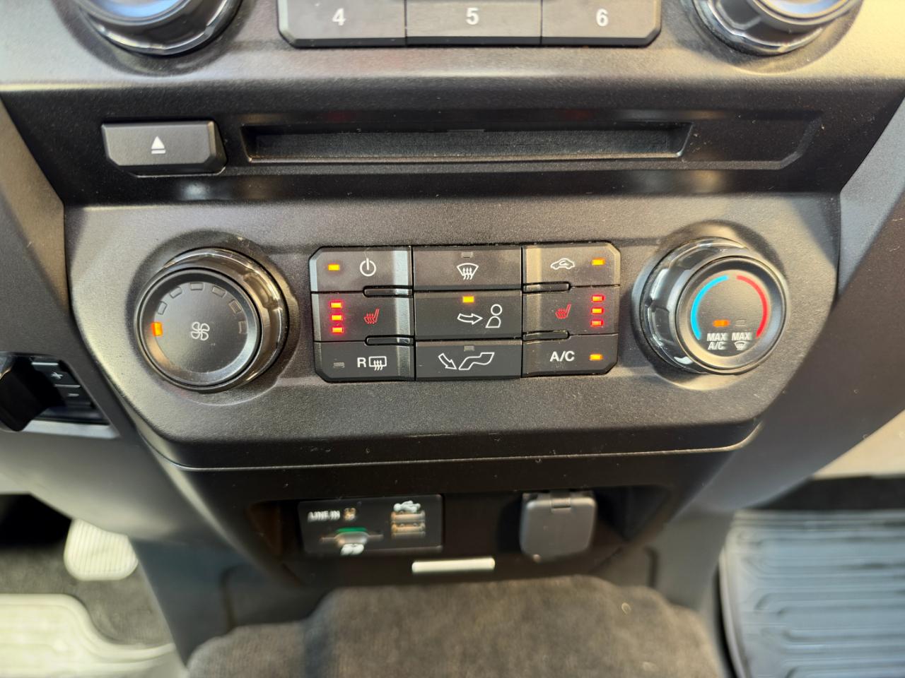 Ford F-150 4WD SuperCrew 157" XLT 2015