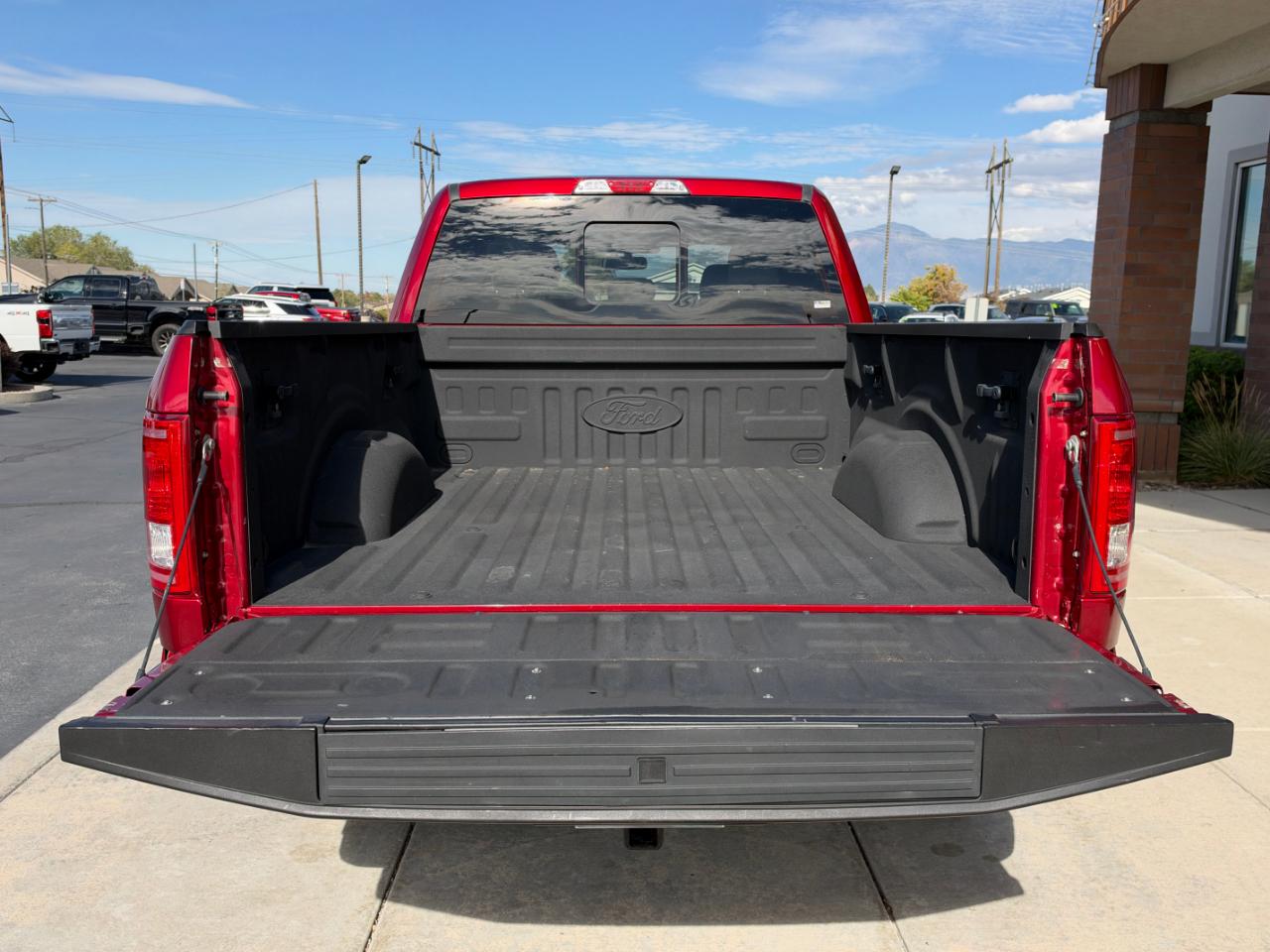 Ford F-150 4WD SuperCrew 157" XLT 2015